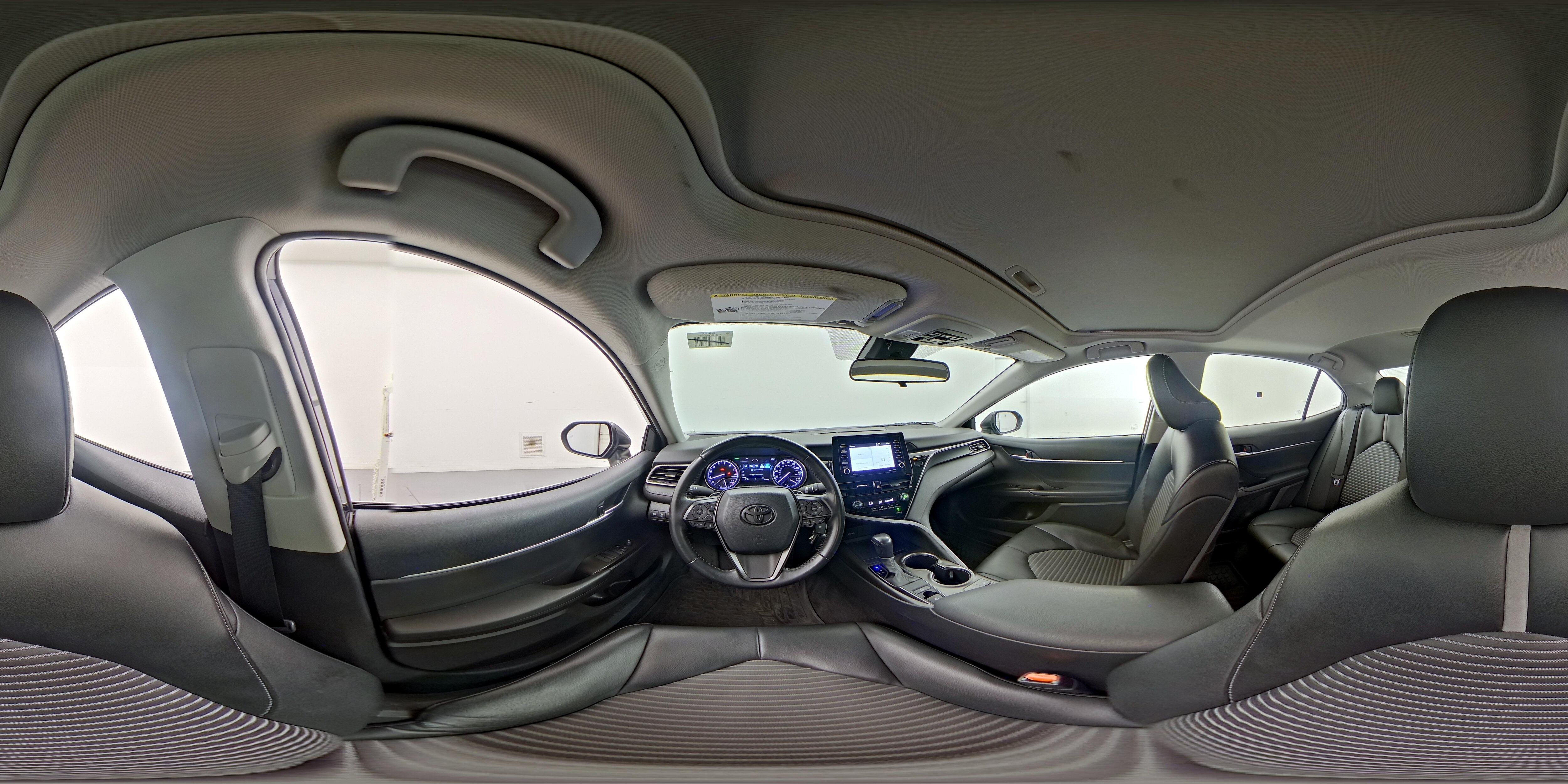 2021 Toyota Camry SE - Photo 18
