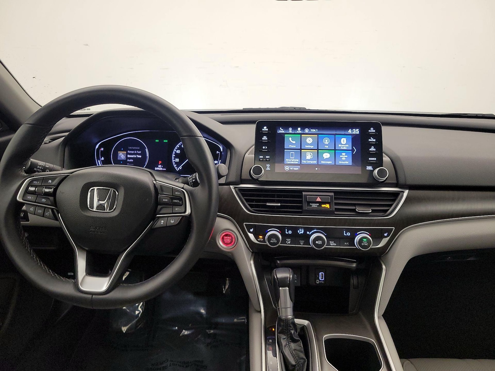 Apple CarPlay® & Android Auto™