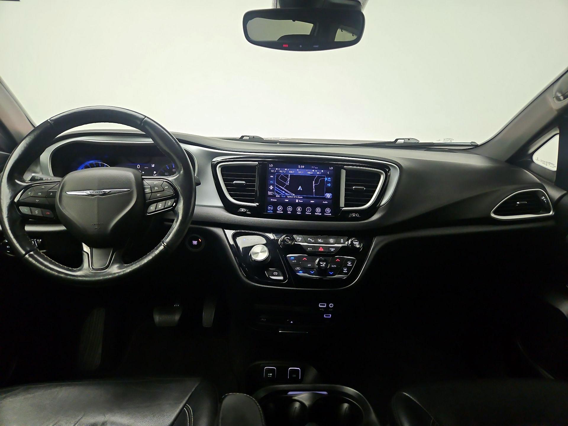 Thumbnail: 2020 Chrysler Pacifica - 9