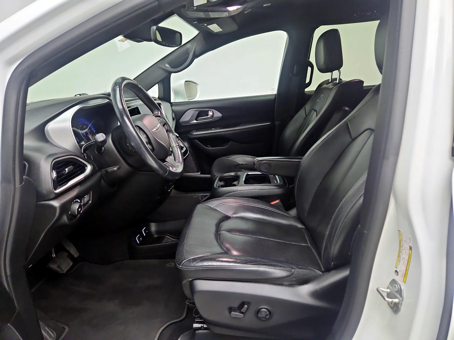 Thumbnail: 2020 Chrysler Pacifica - 11