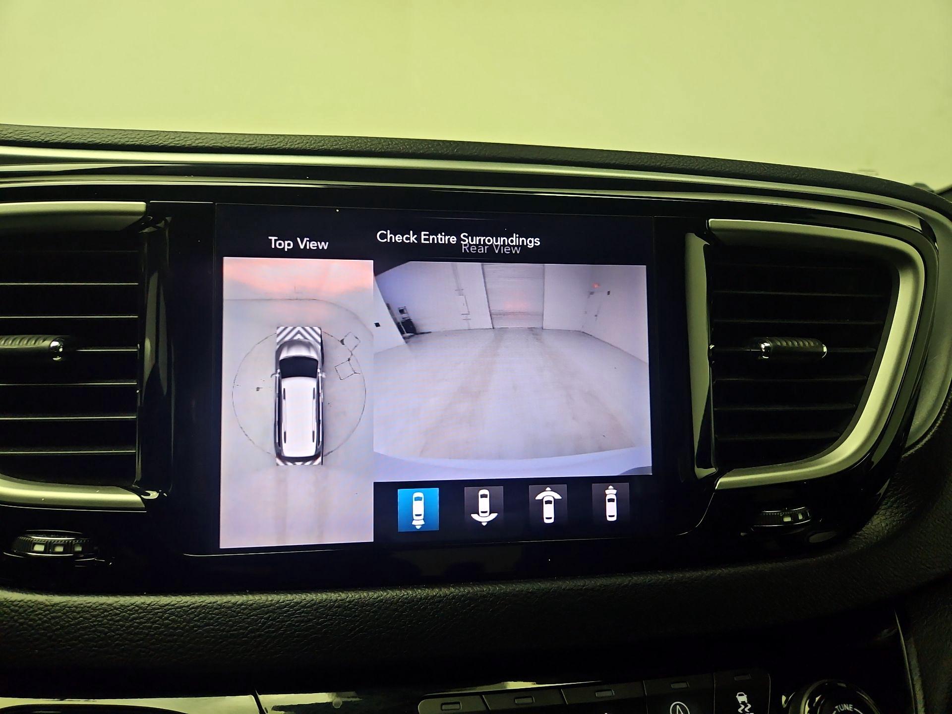 Thumbnail: 2020 Chrysler Pacifica - 15