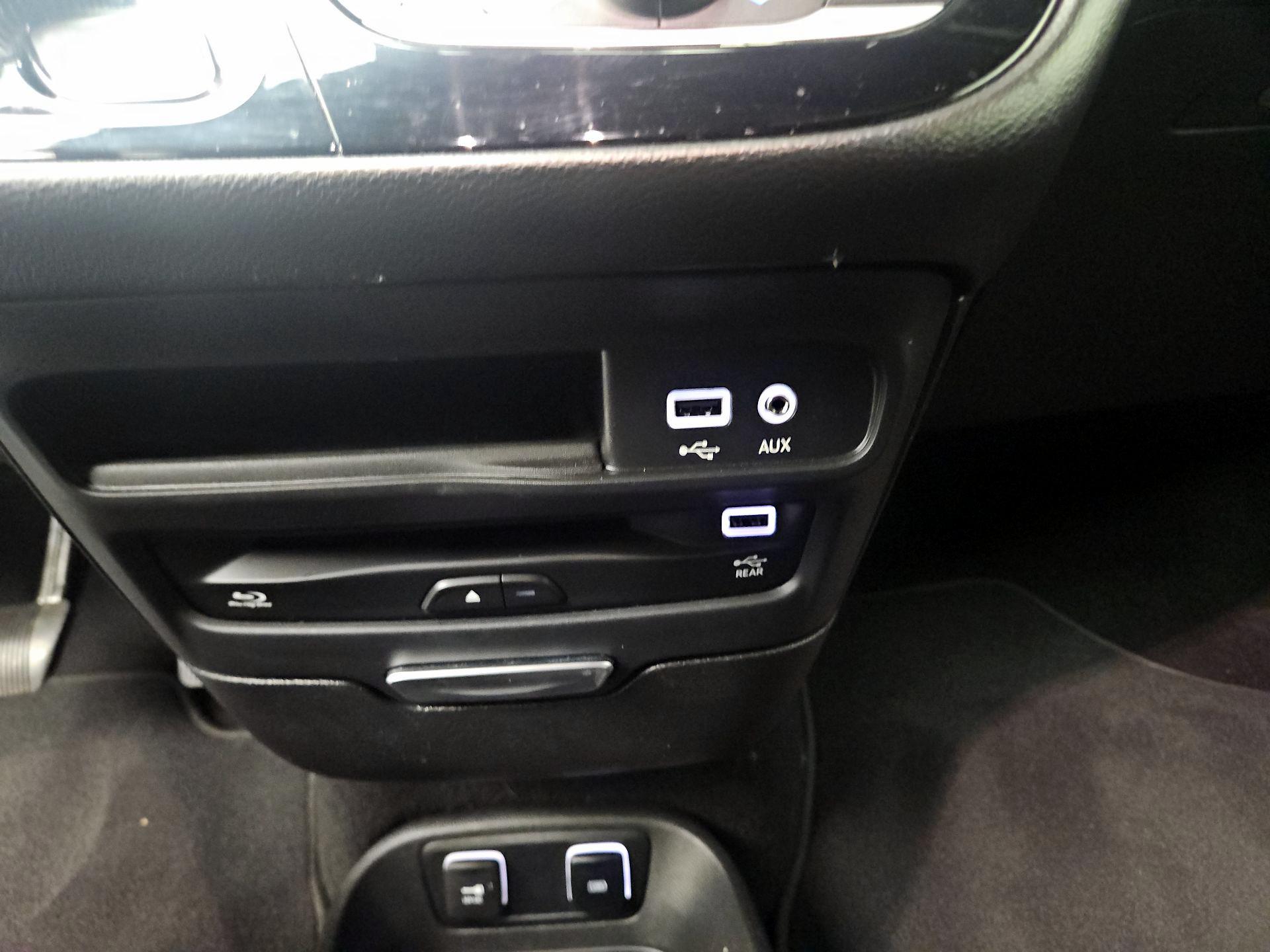 Thumbnail: 2020 Chrysler Pacifica - 19