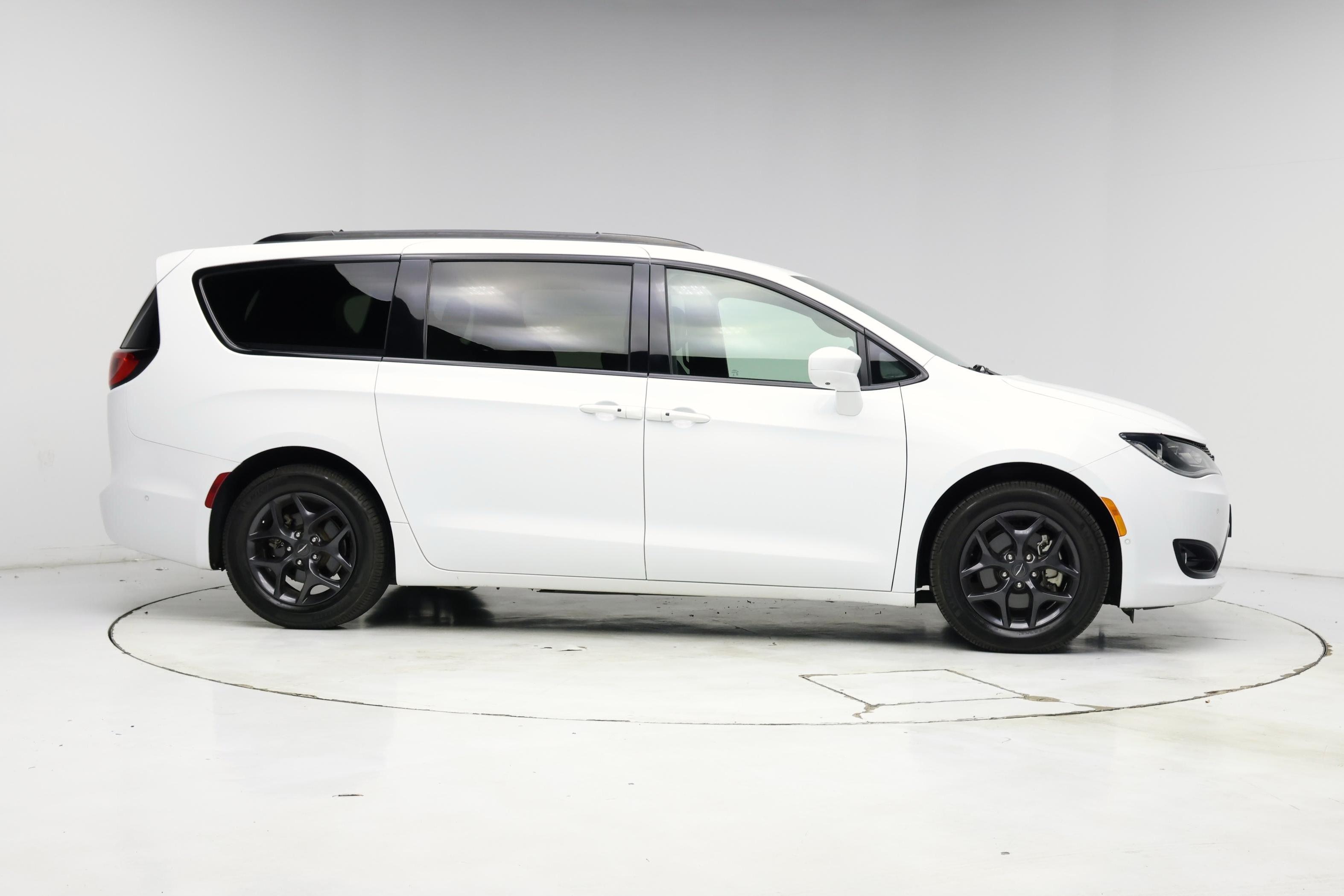 Thumbnail: 2020 Chrysler Pacifica - 7