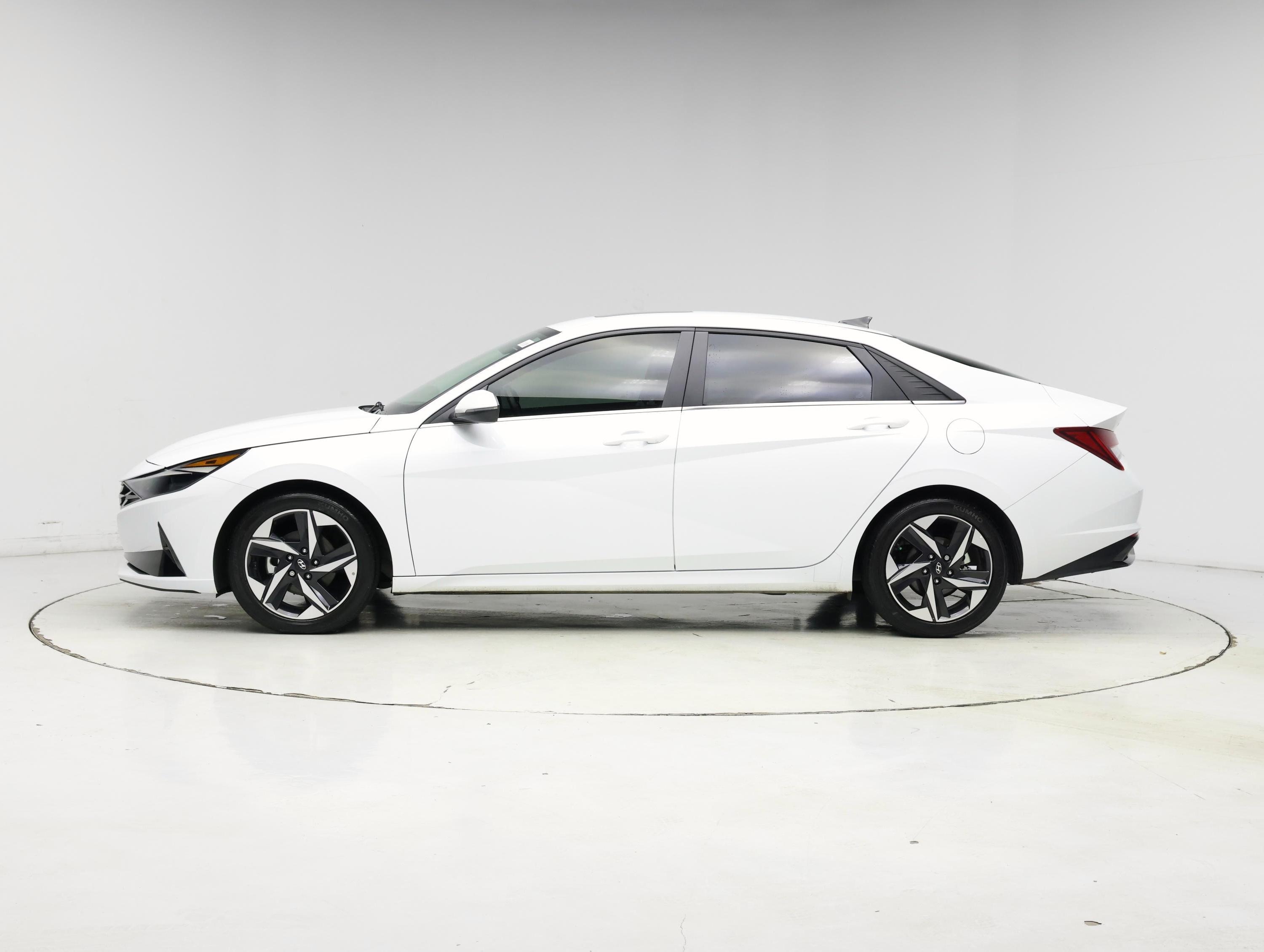 Thumbnail: 2021 Hyundai Elantra - 3