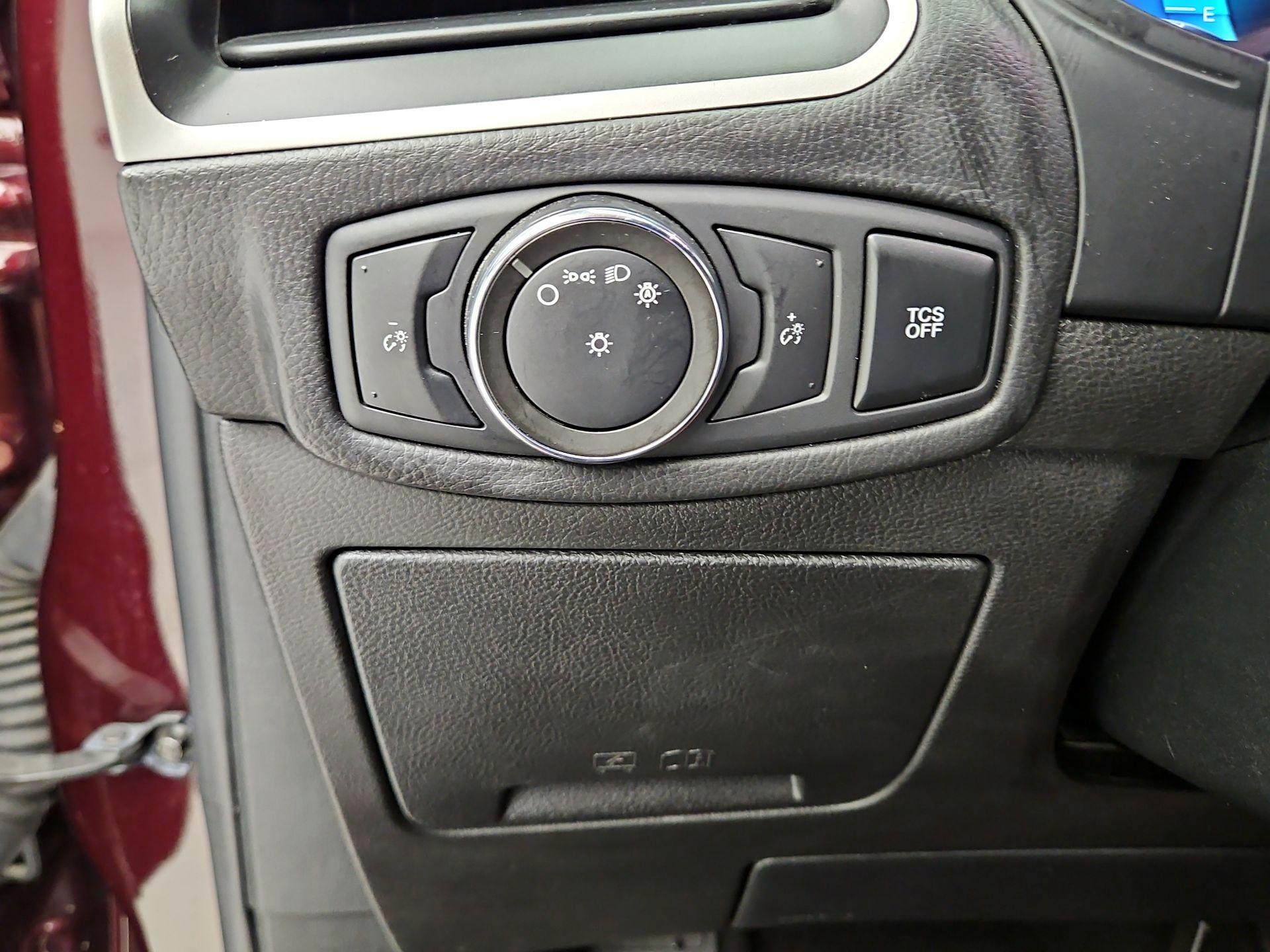 Thumbnail: 2022 Ford Edge - 13