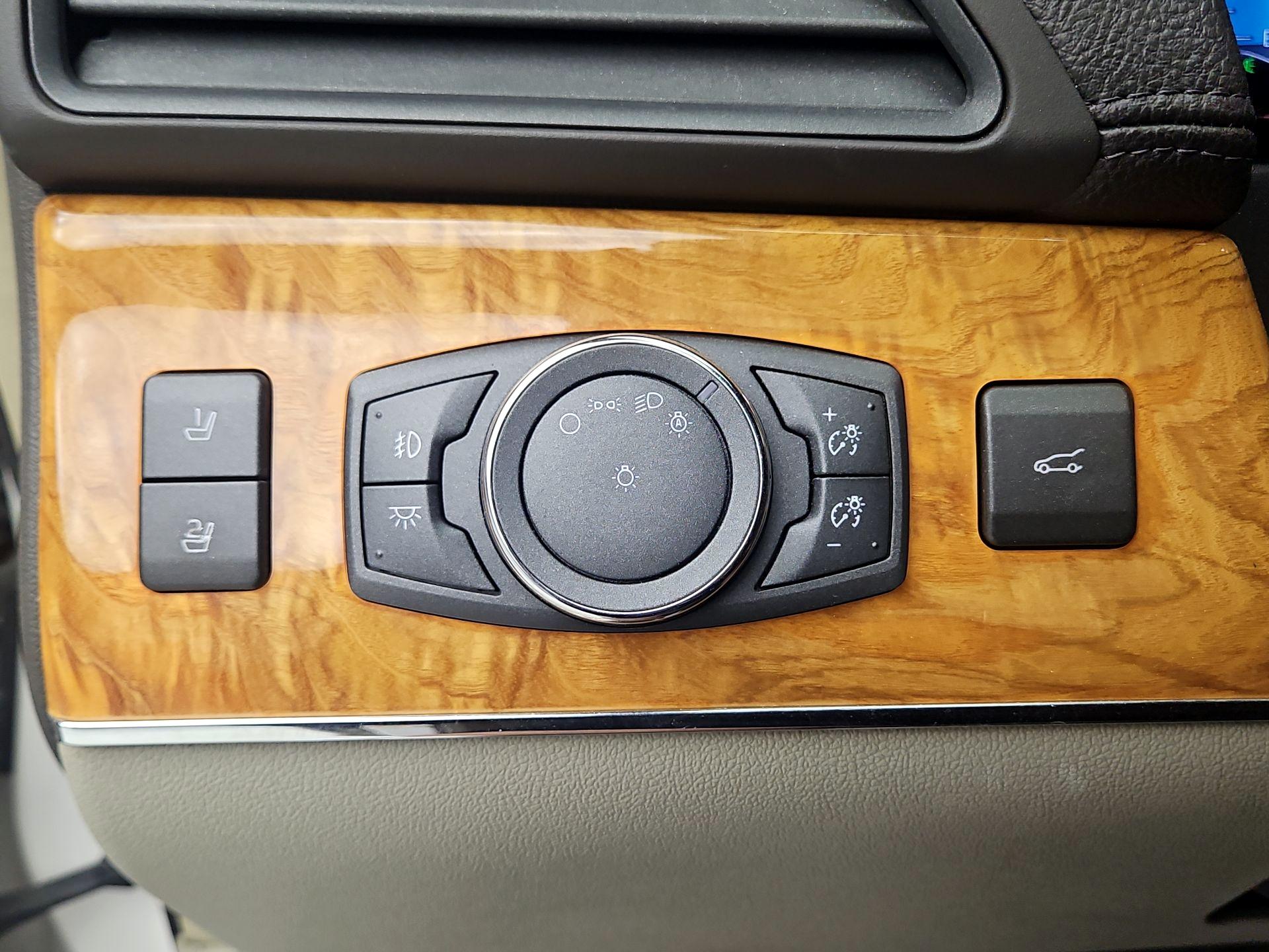 Thumbnail: 2015 Lincoln MKX - 13