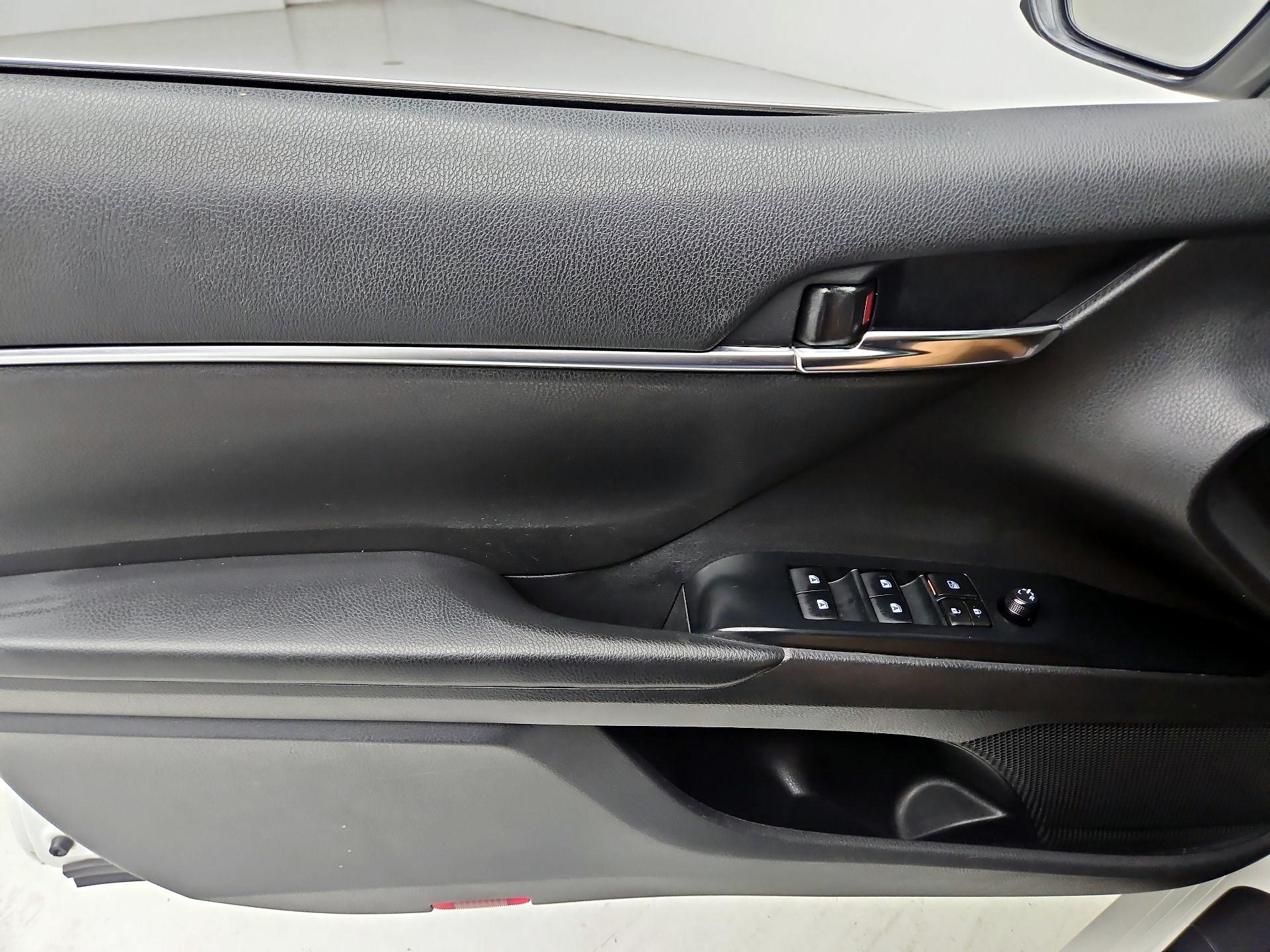 Thumbnail: 2020 Toyota Camry - 12