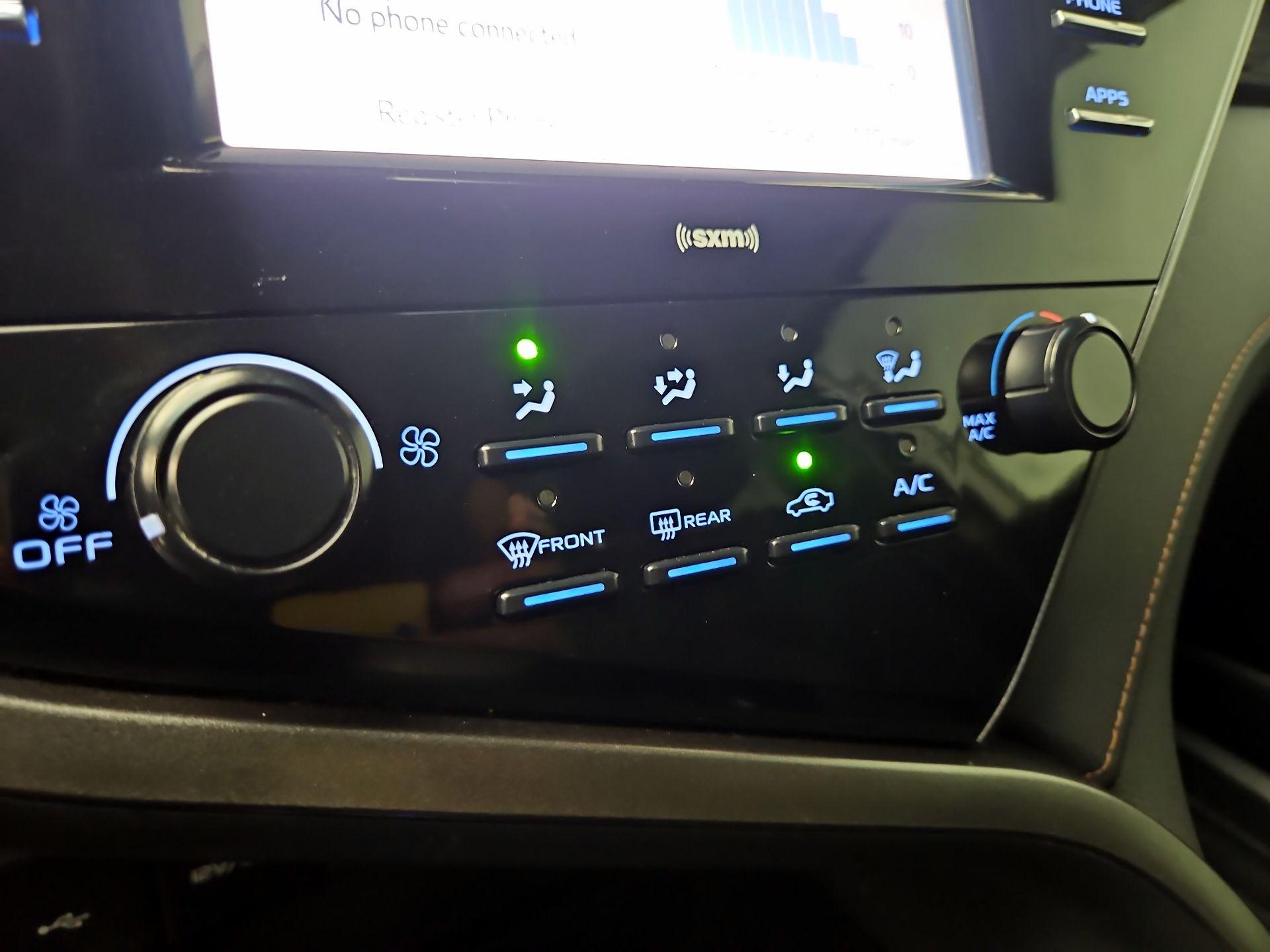 Thumbnail: 2020 Toyota Camry - 16