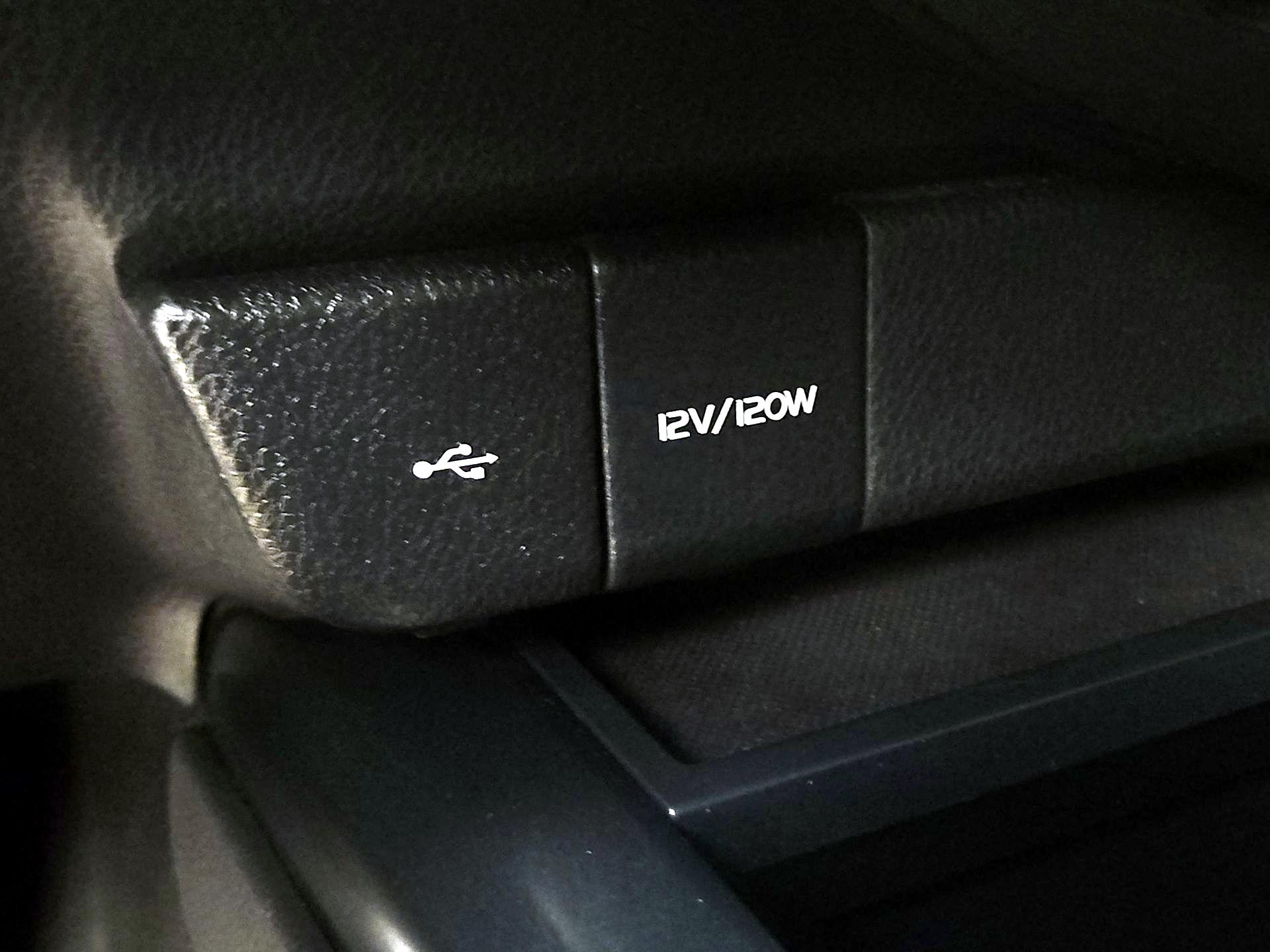 Thumbnail: 2020 Toyota Camry - 18