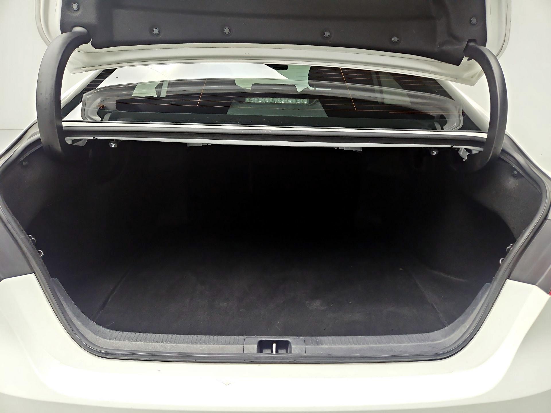 Thumbnail: 2020 Toyota Camry - 20