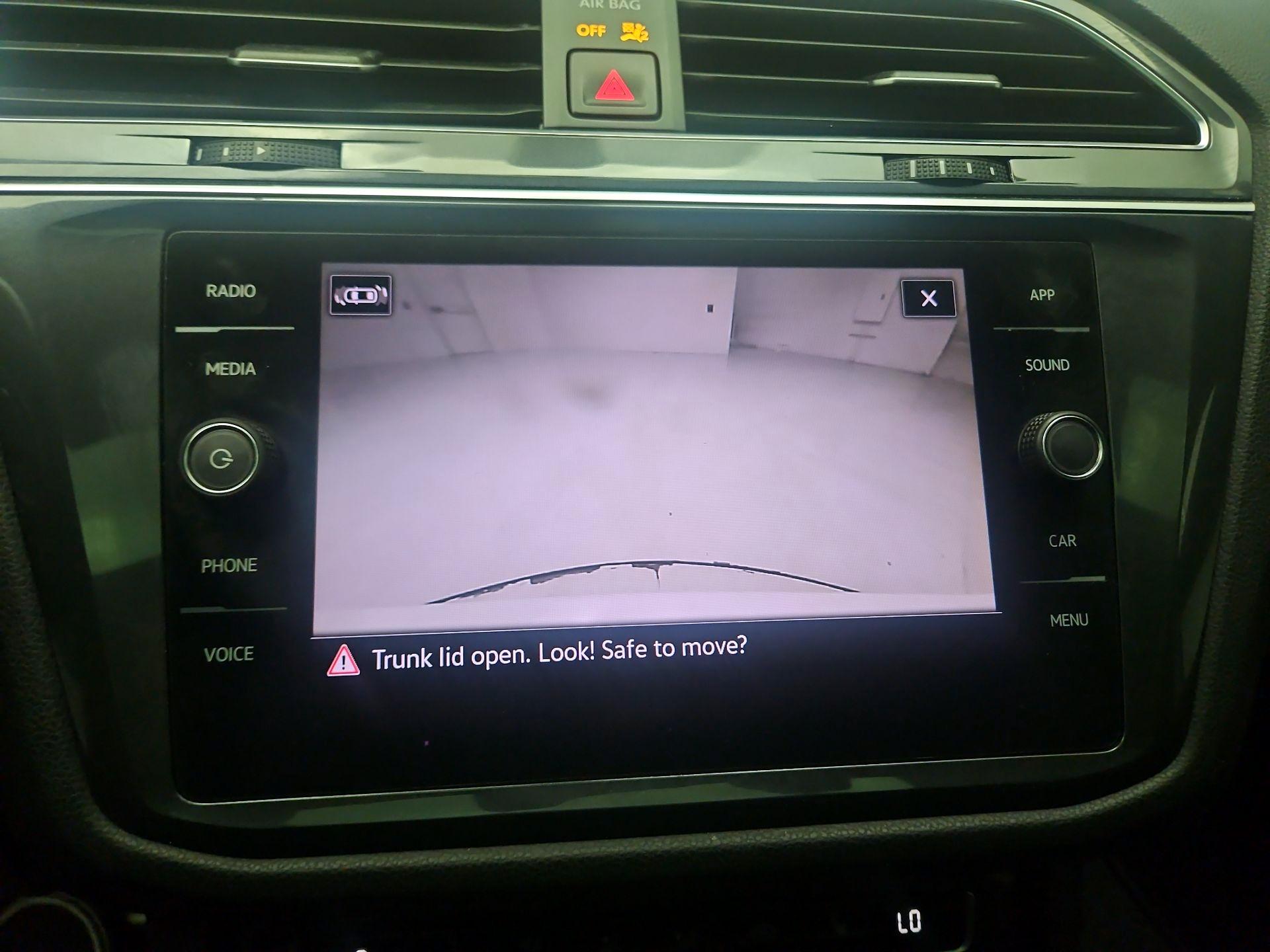 Thumbnail: 2021 Volkswagen Tiguan - 14