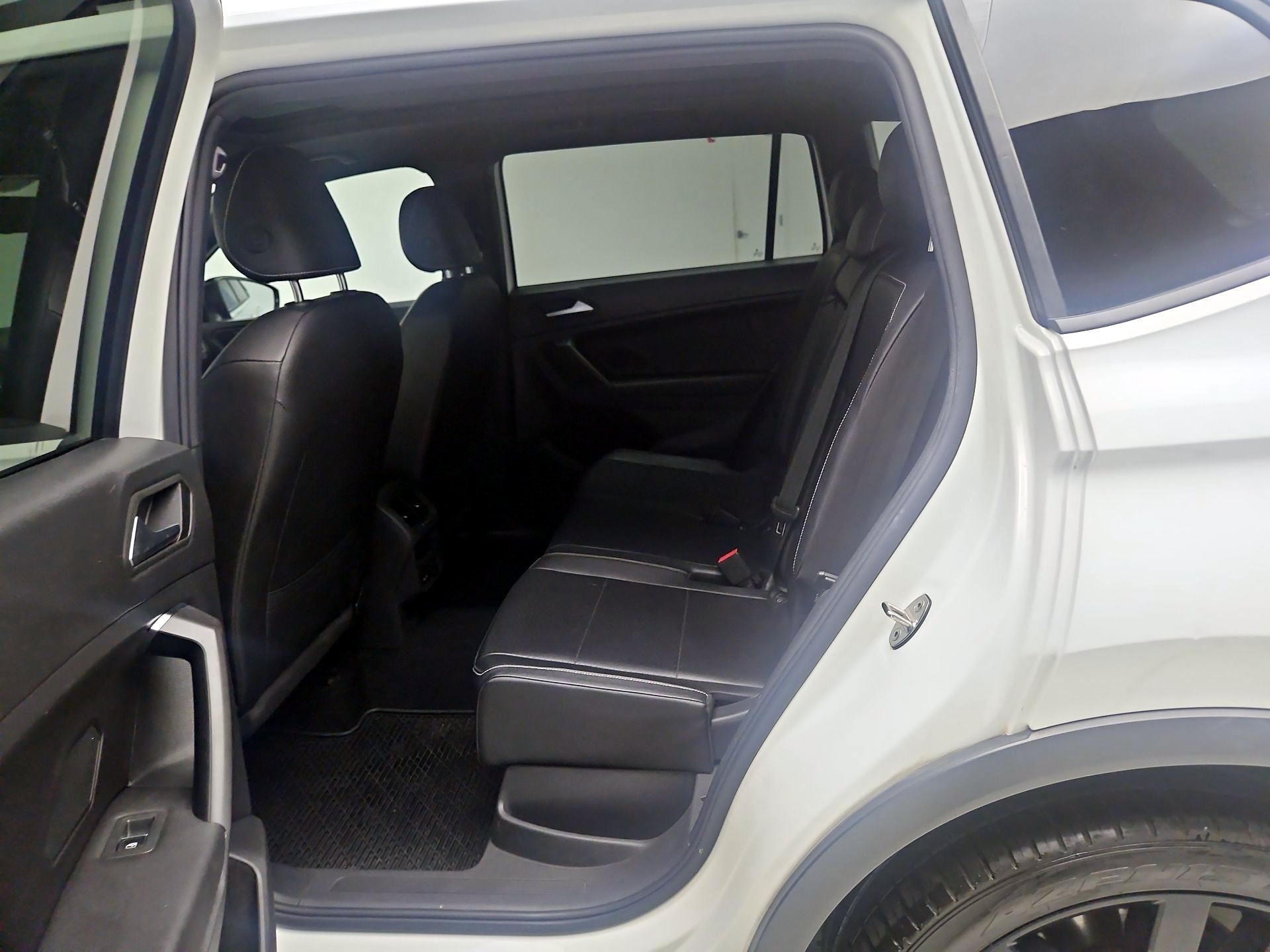 Thumbnail: 2021 Volkswagen Tiguan - 20