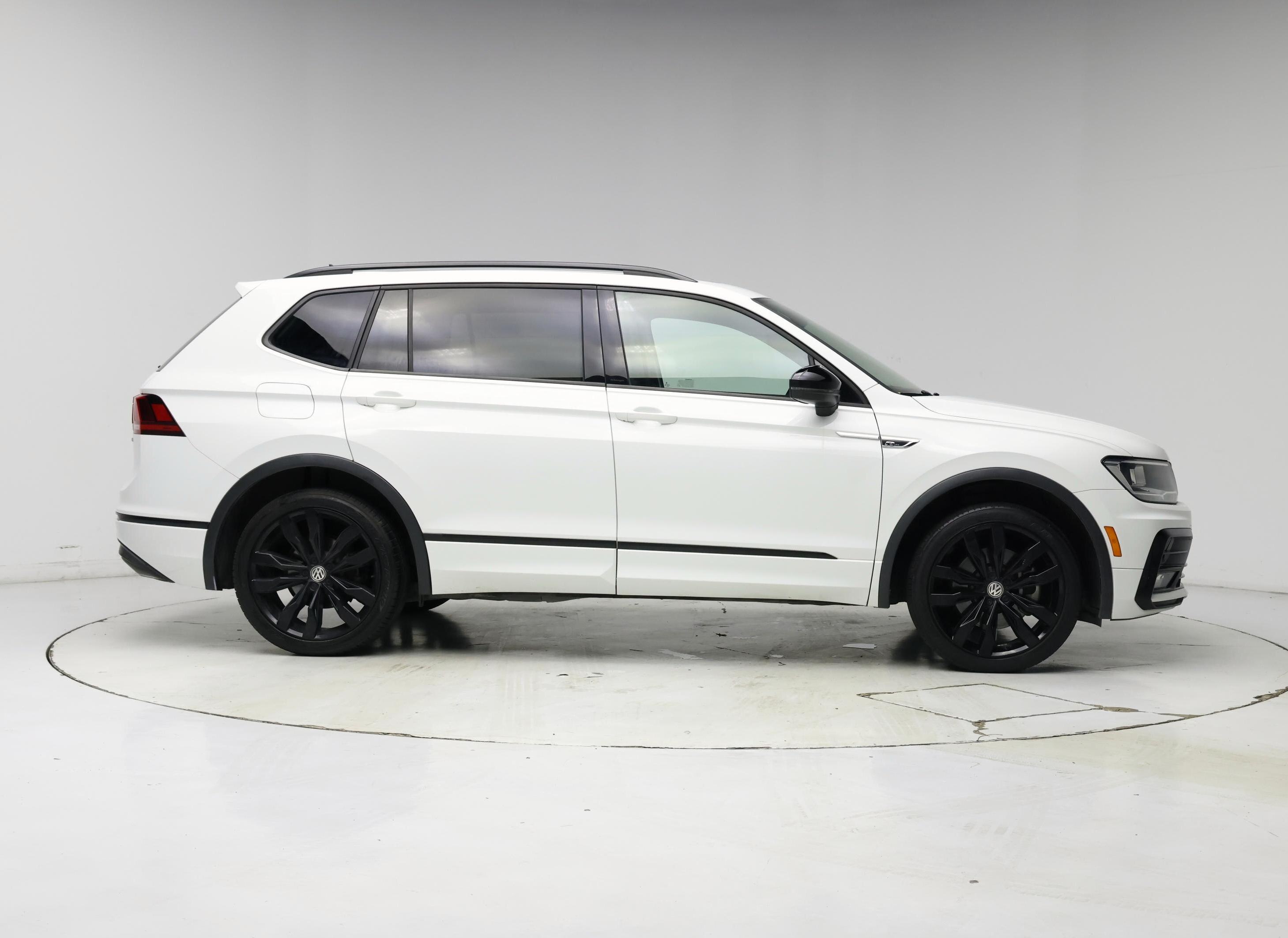 Thumbnail: 2021 Volkswagen Tiguan - 7