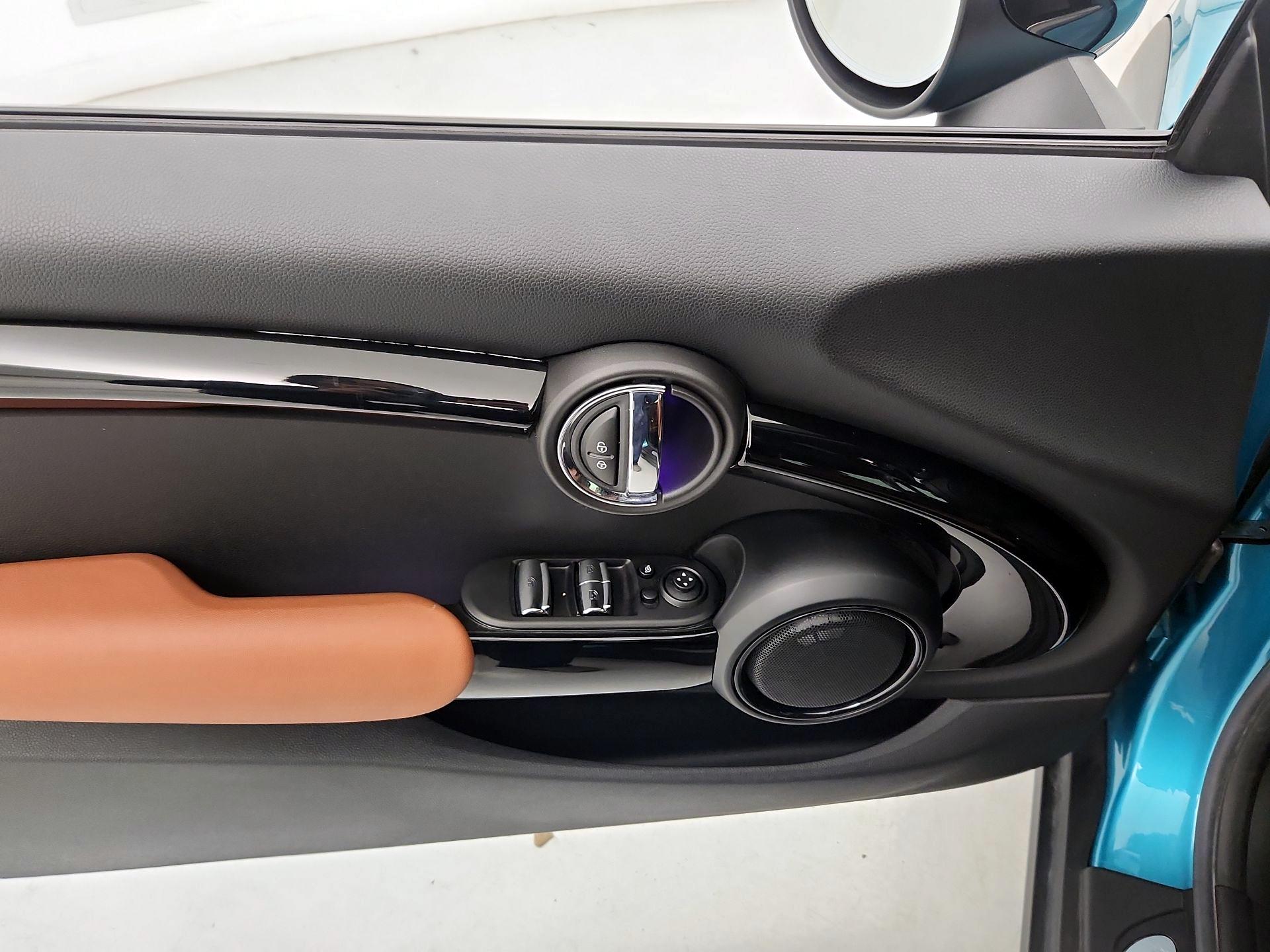 Thumbnail: 2019 MINI Cooper - 12