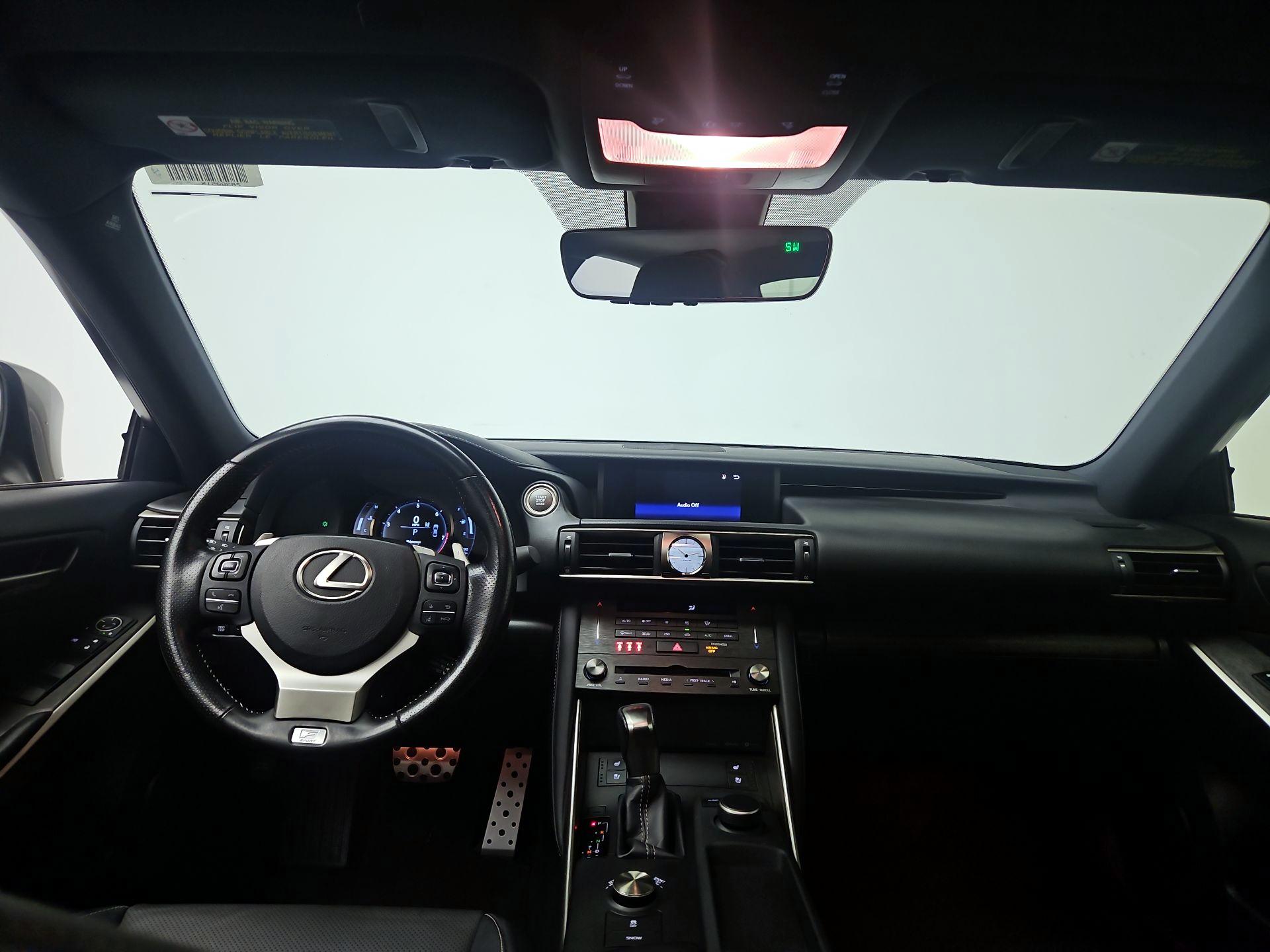 Thumbnail: 2020 Lexus IS - 9