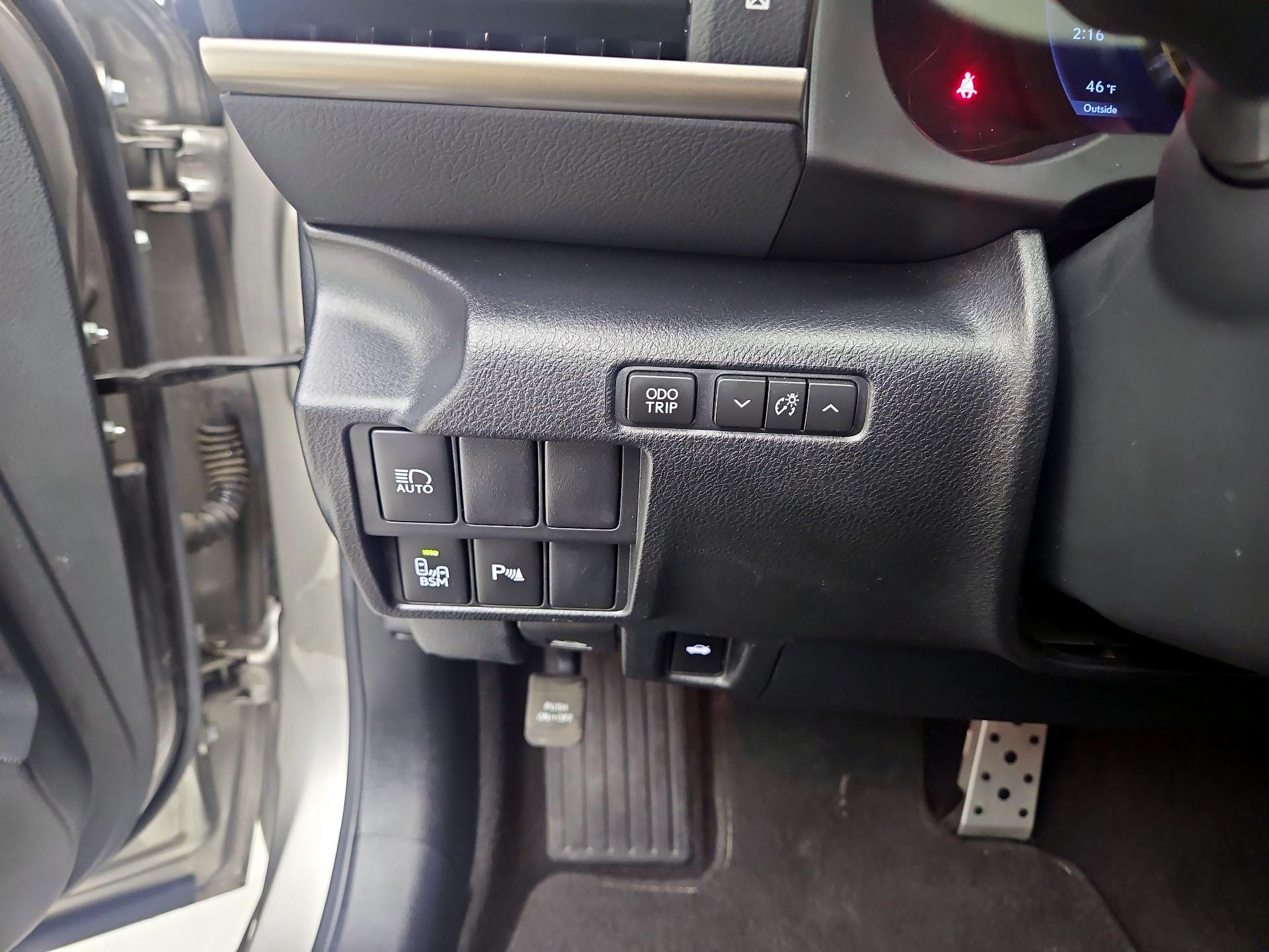 Thumbnail: 2020 Lexus IS - 13