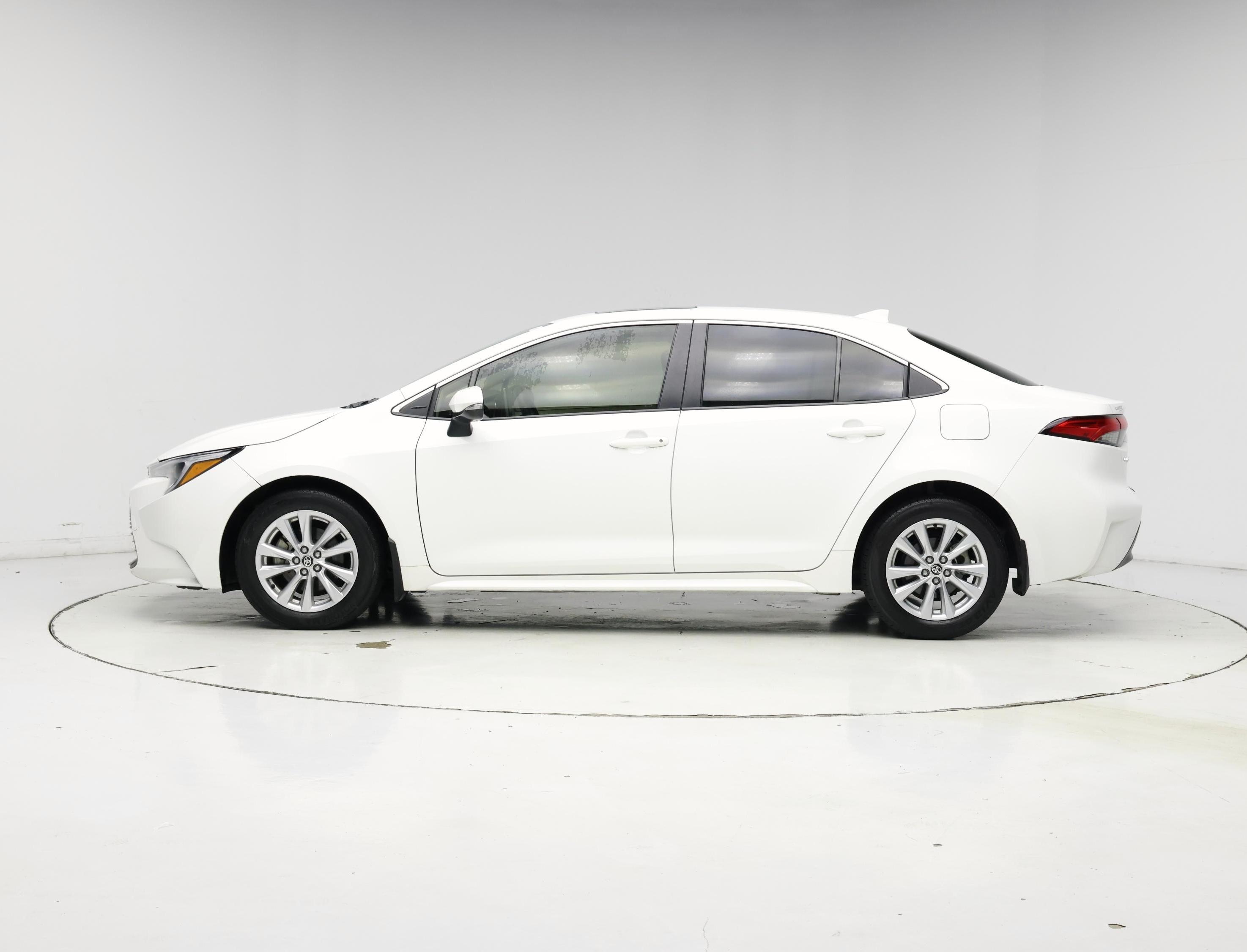 Thumbnail: 2023 Toyota Corolla - 3