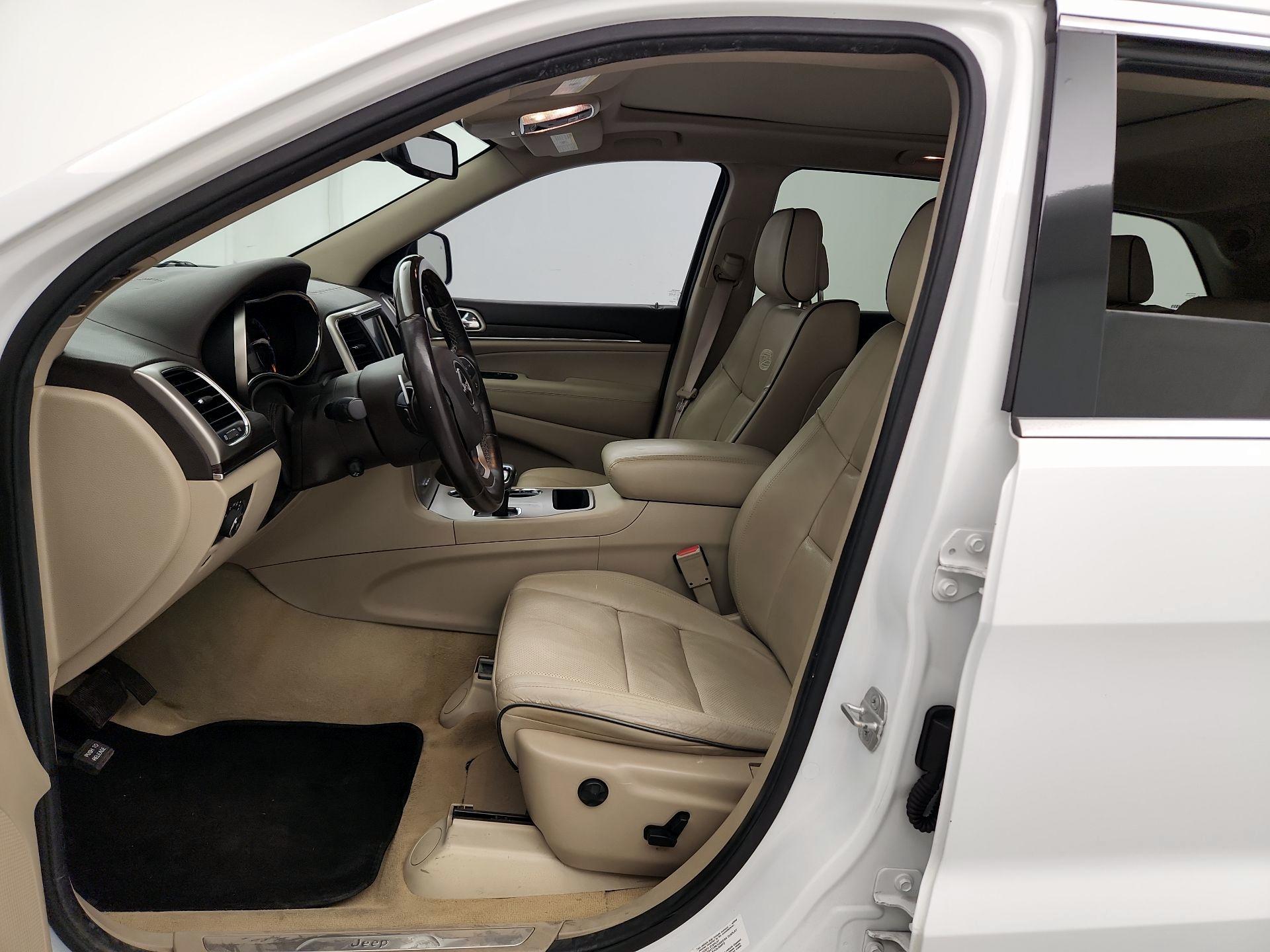 Thumbnail: 2014 Jeep Grand Cherokee - 11