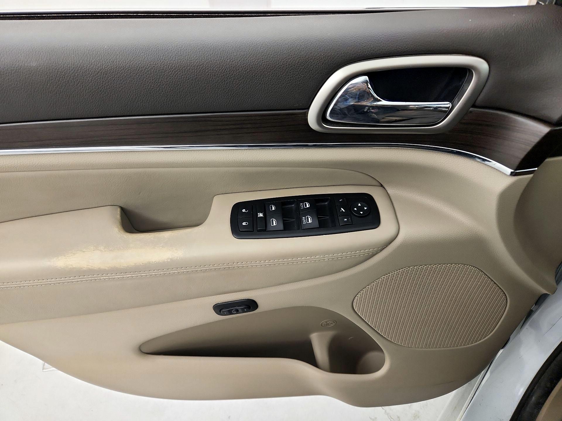 Thumbnail: 2014 Jeep Grand Cherokee - 12