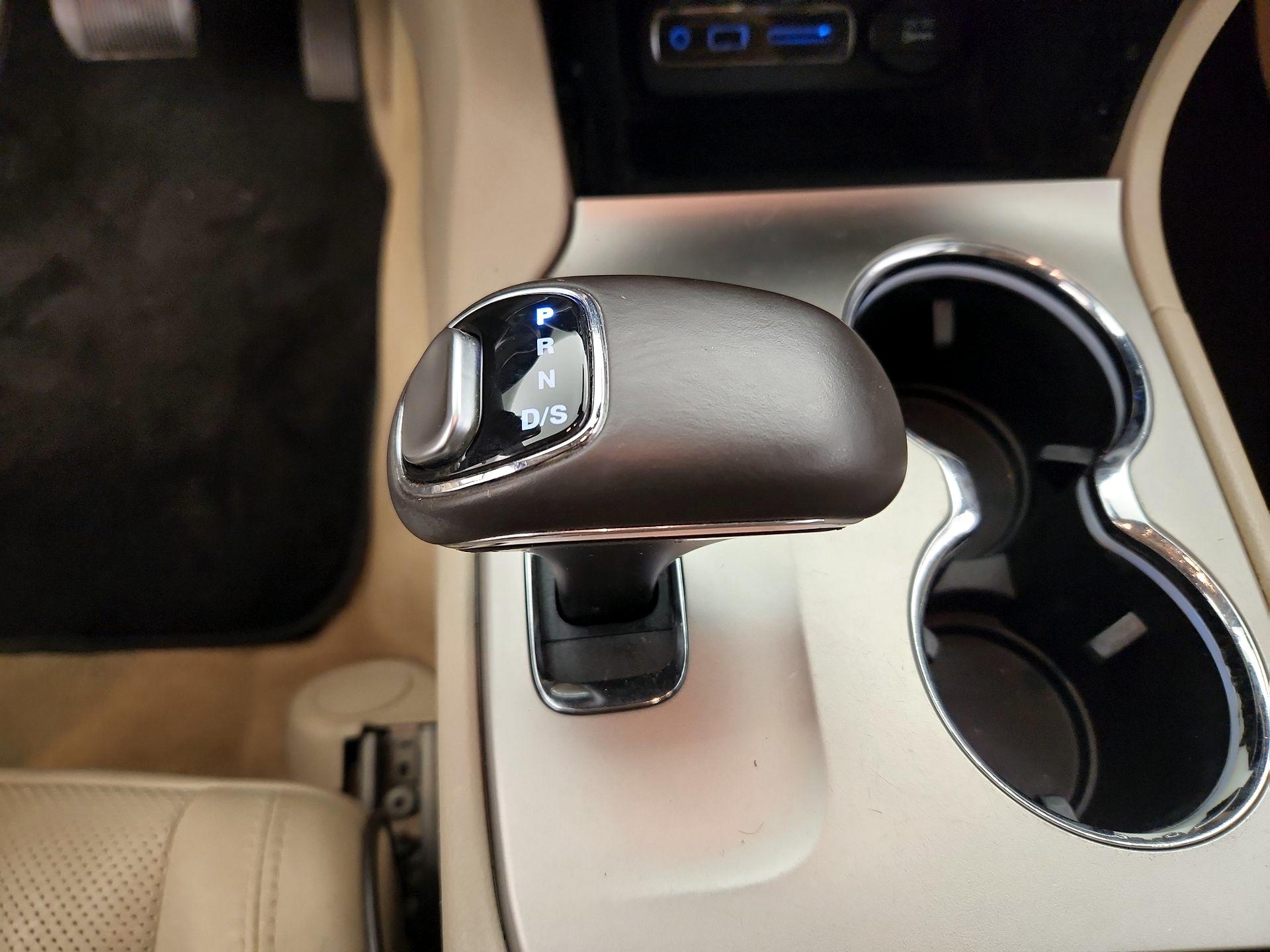 Thumbnail: 2014 Jeep Grand Cherokee - 17