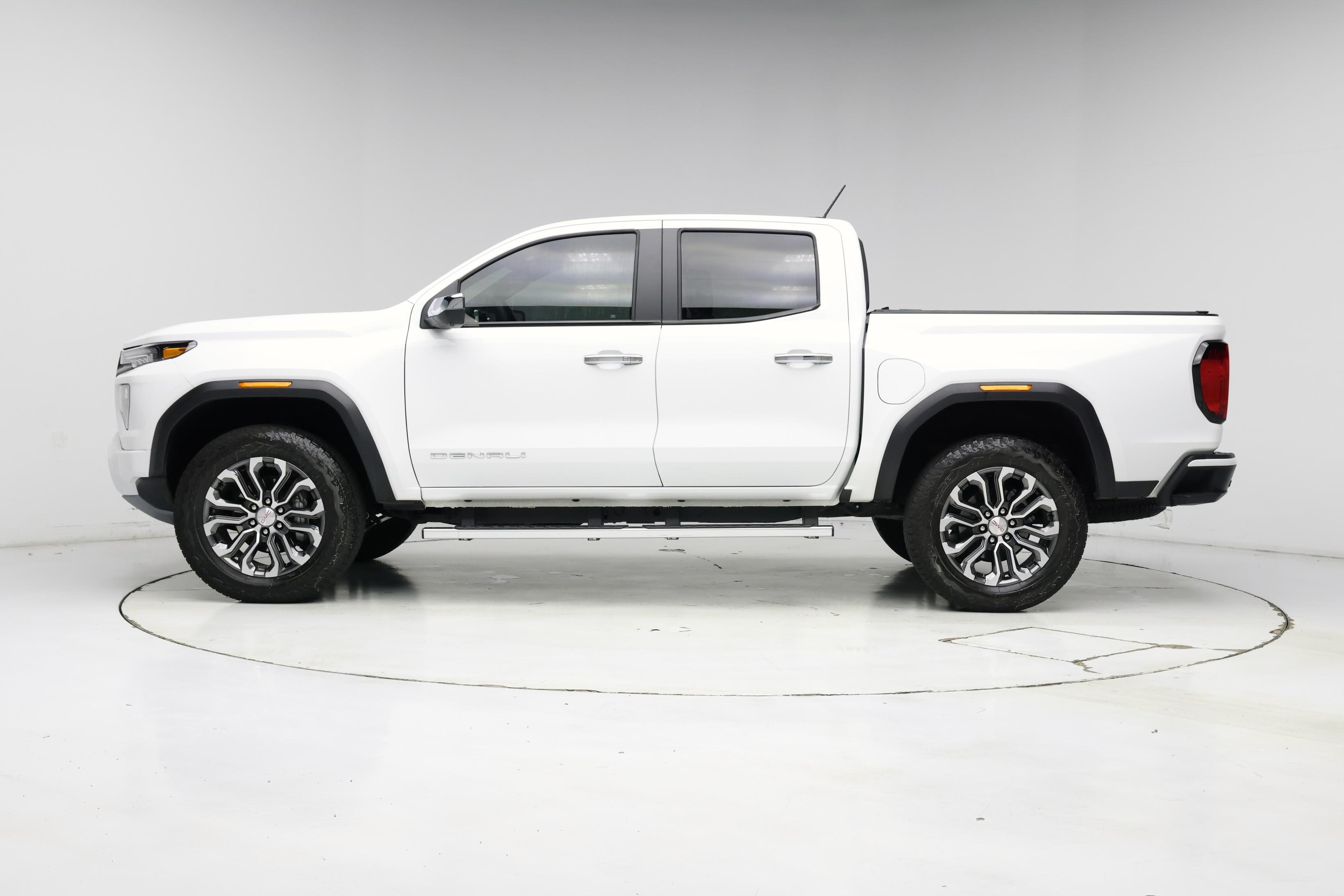 Thumbnail: 2025 GMC Canyon - 3