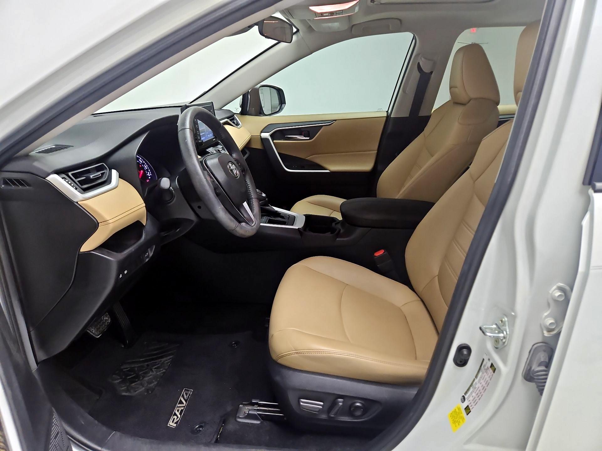 Thumbnail: 2021 Toyota RAV4 - 11