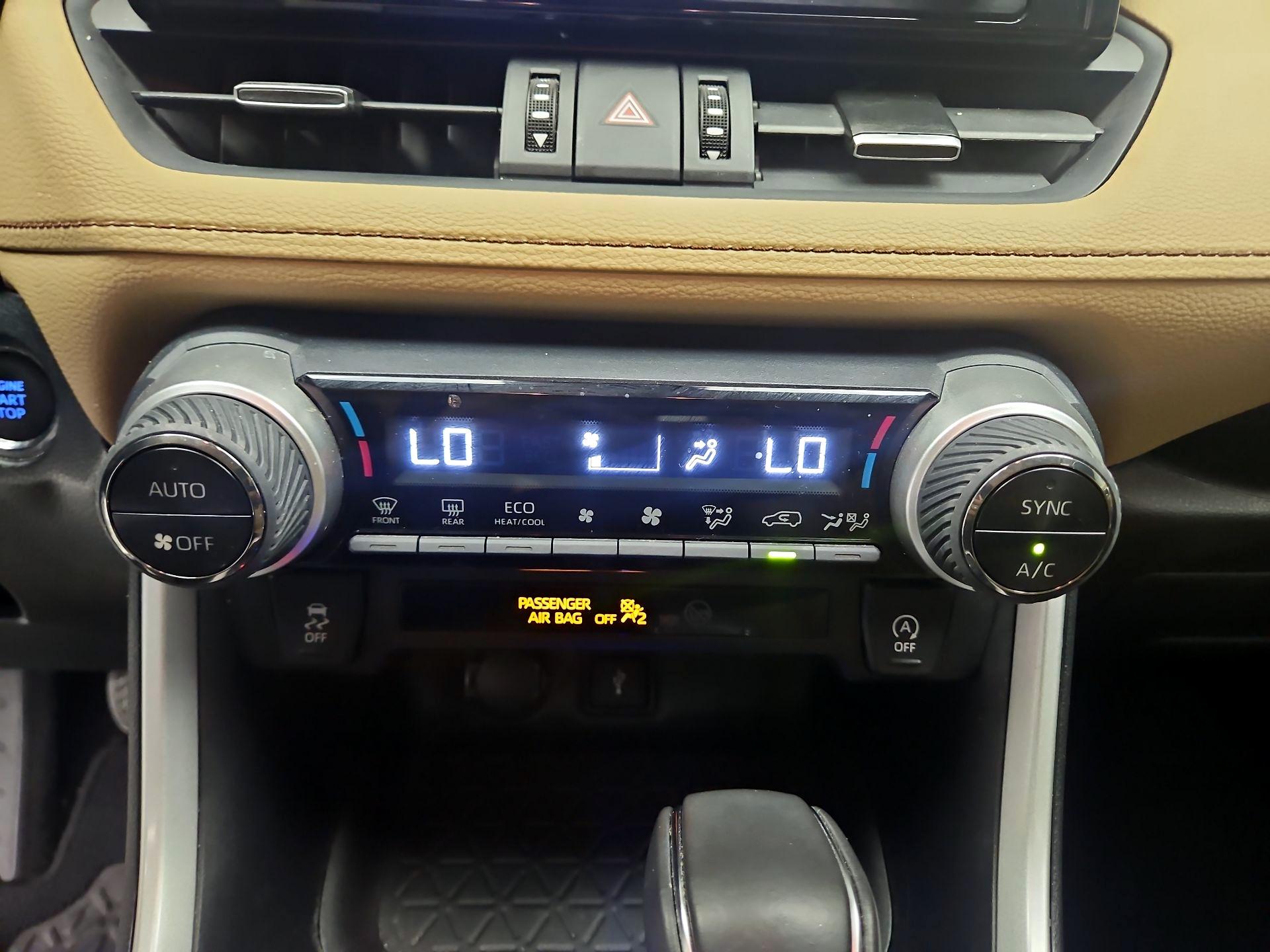 Thumbnail: 2021 Toyota RAV4 - 16