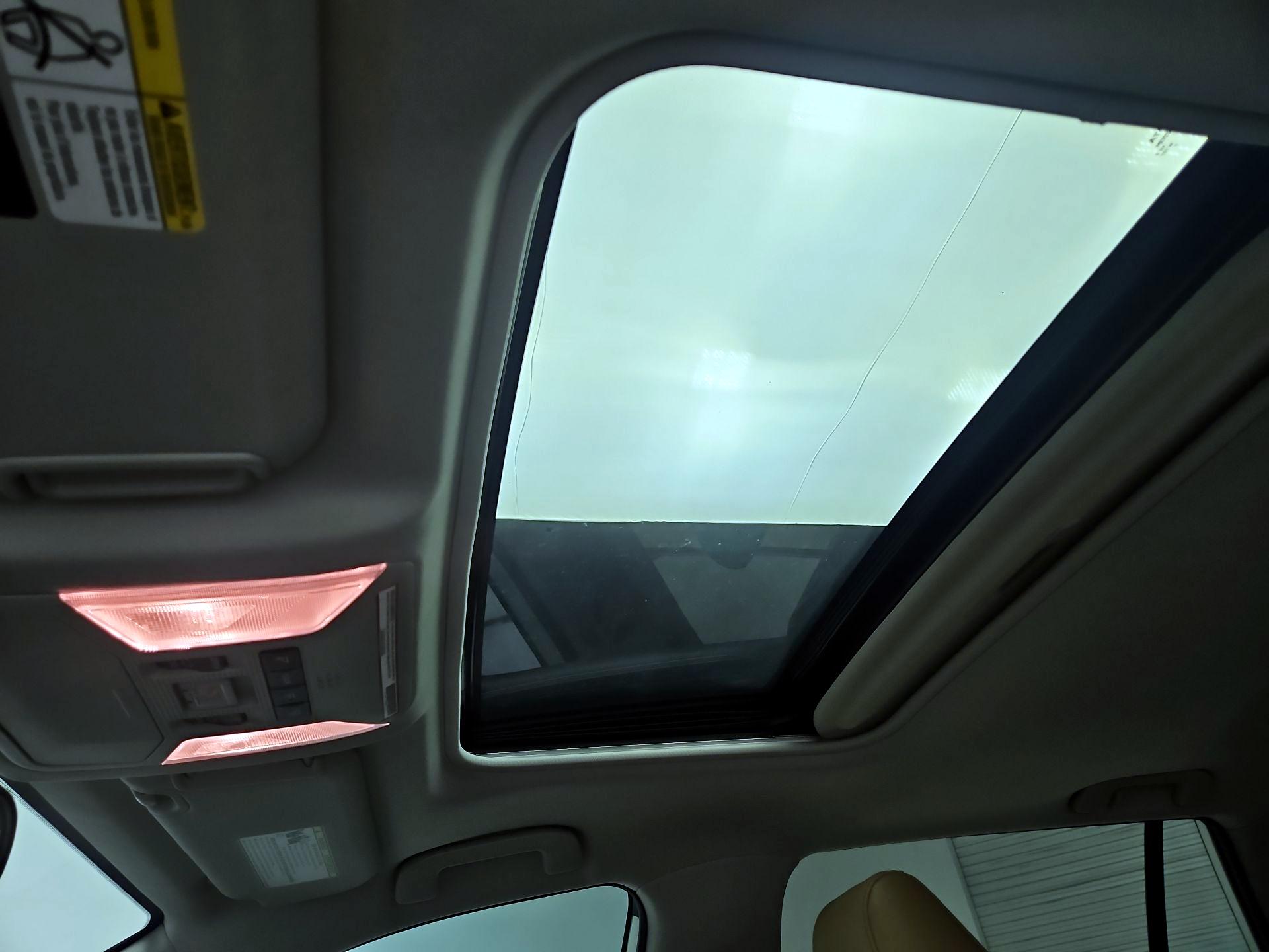 Thumbnail: 2021 Toyota RAV4 - 19