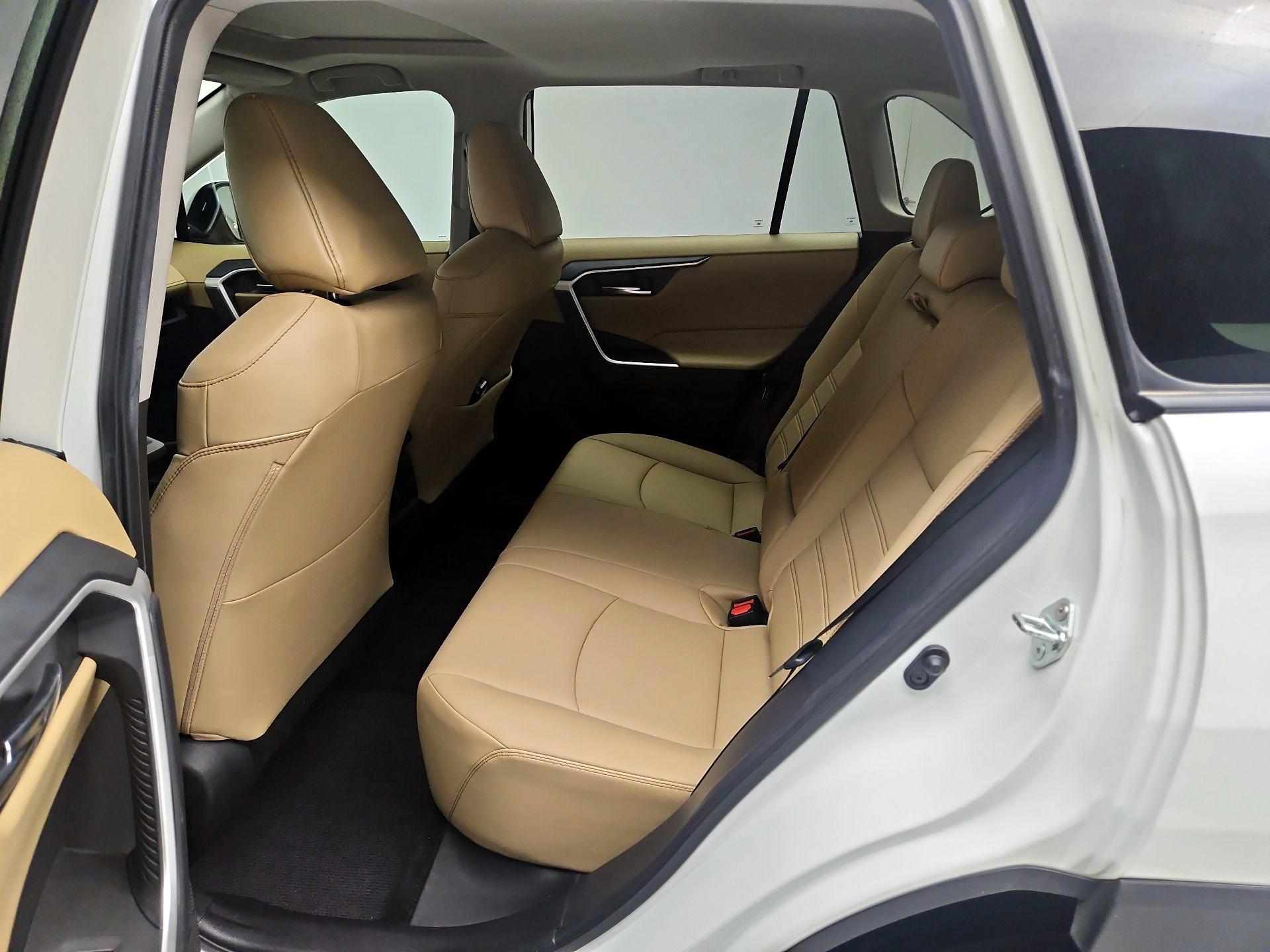 Thumbnail: 2021 Toyota RAV4 - 20