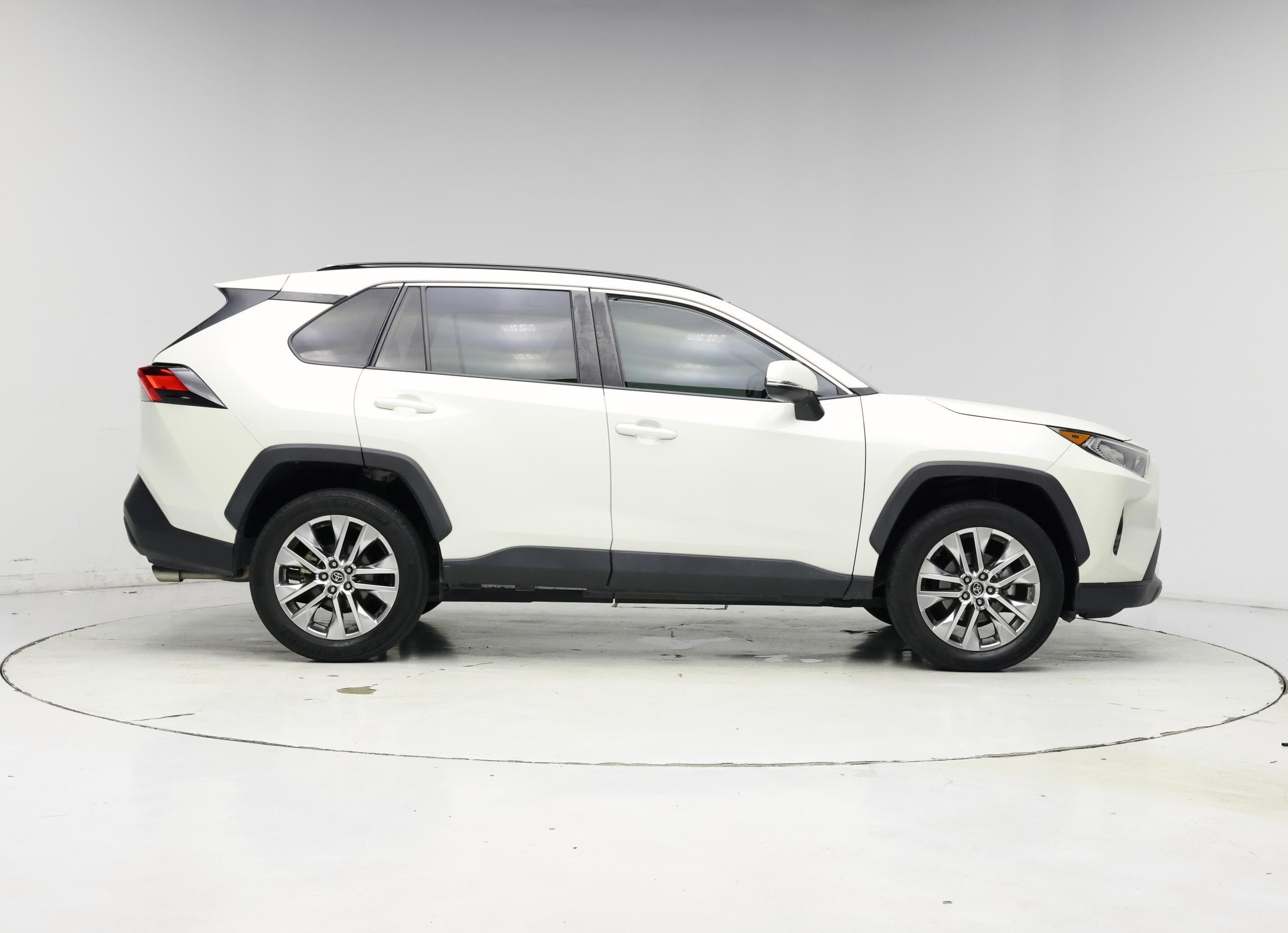 Thumbnail: 2021 Toyota RAV4 - 7