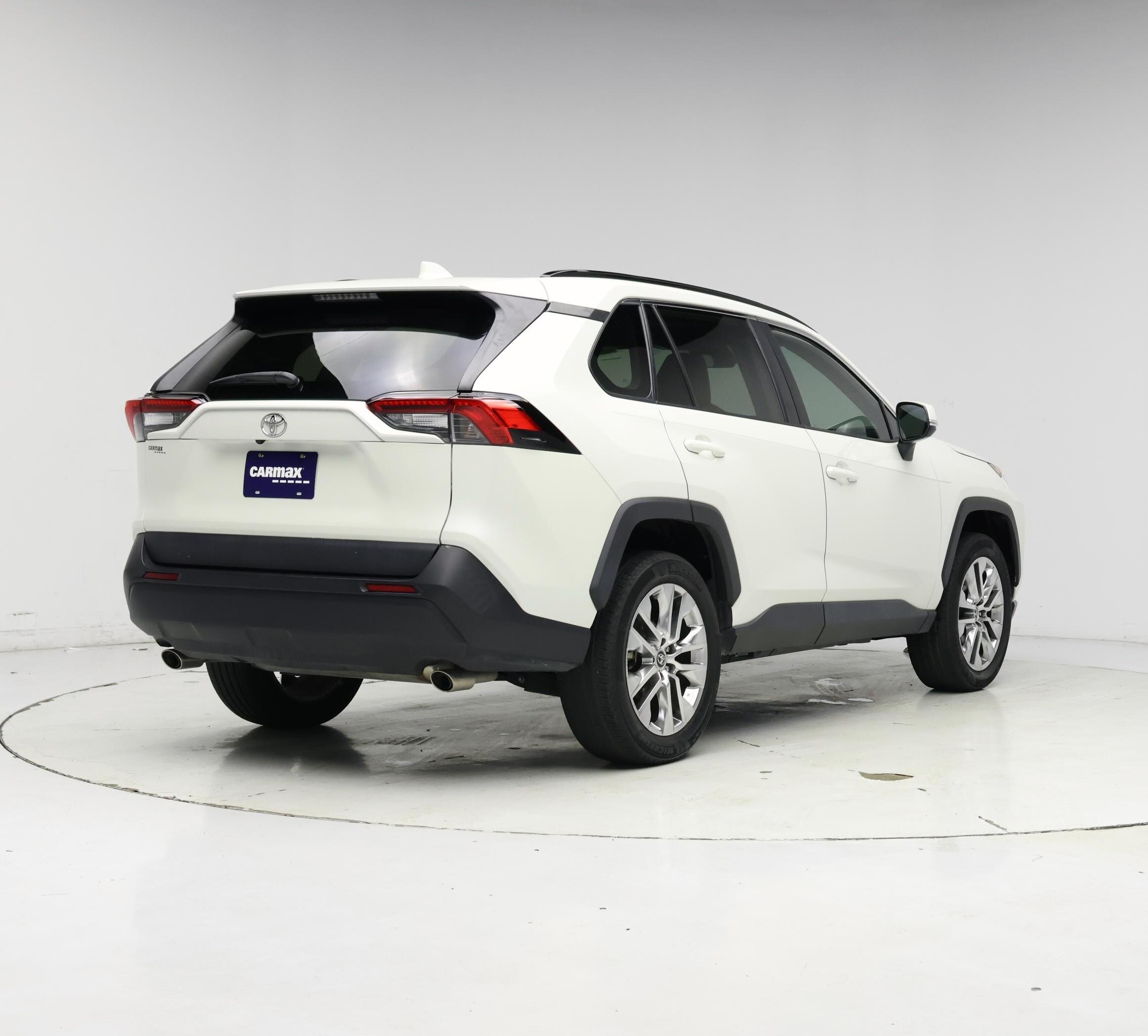 Thumbnail: 2021 Toyota RAV4 - 8