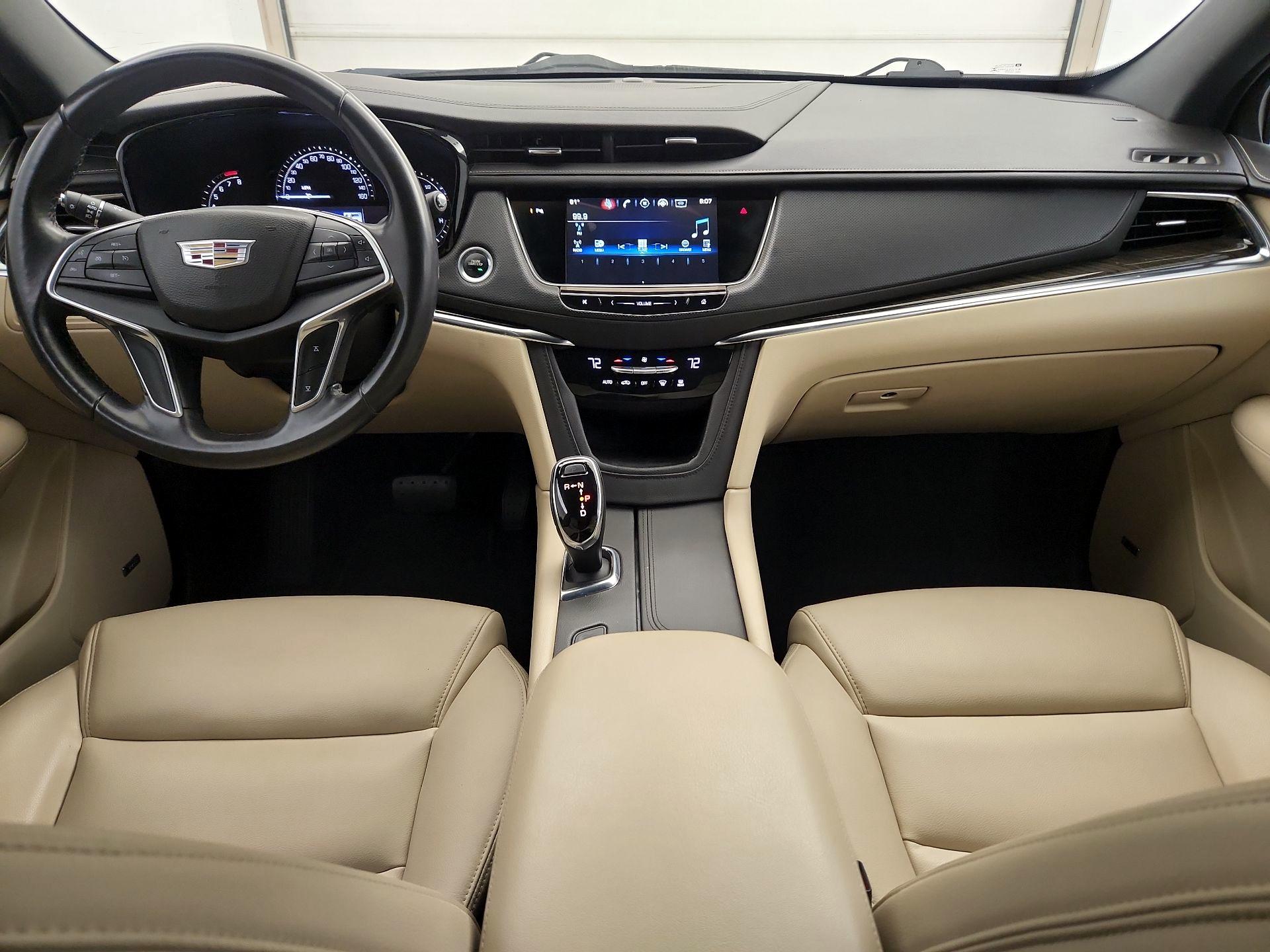 Thumbnail: 2017 Cadillac XT5 - 9