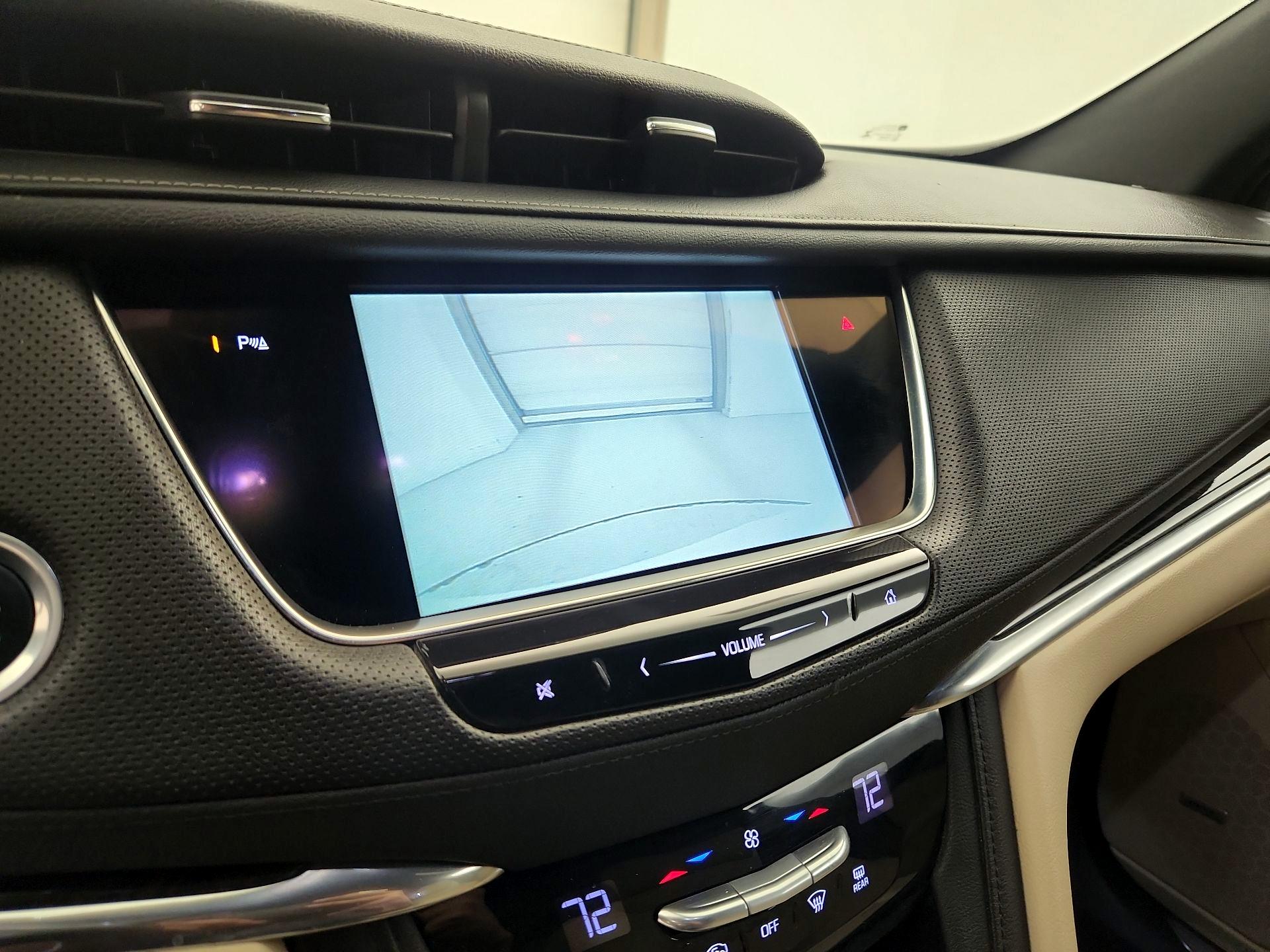 Thumbnail: 2017 Cadillac XT5 - 14
