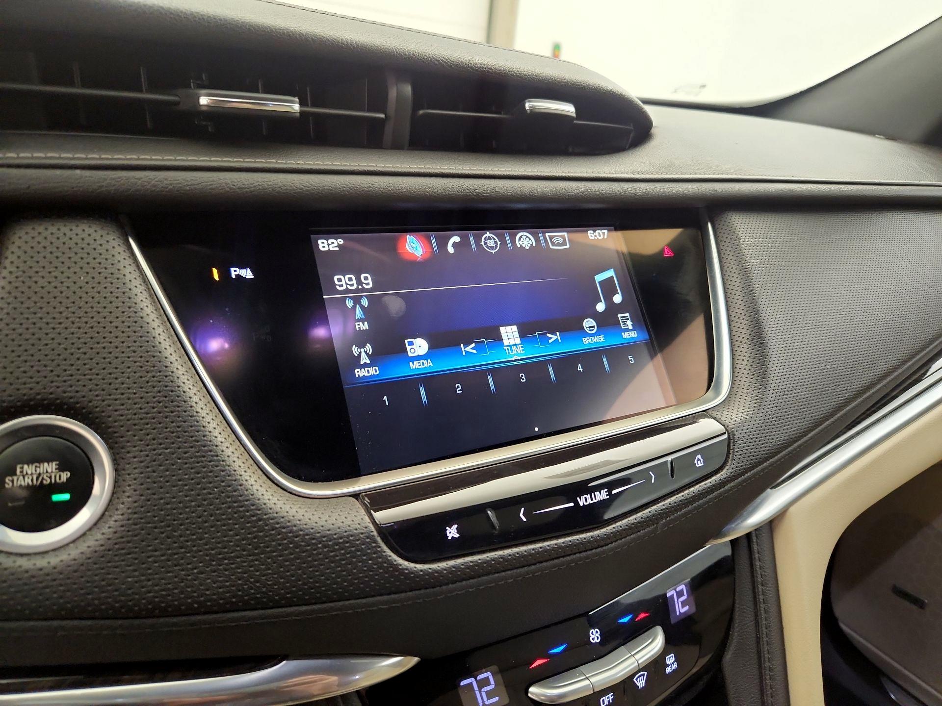 Thumbnail: 2017 Cadillac XT5 - 15