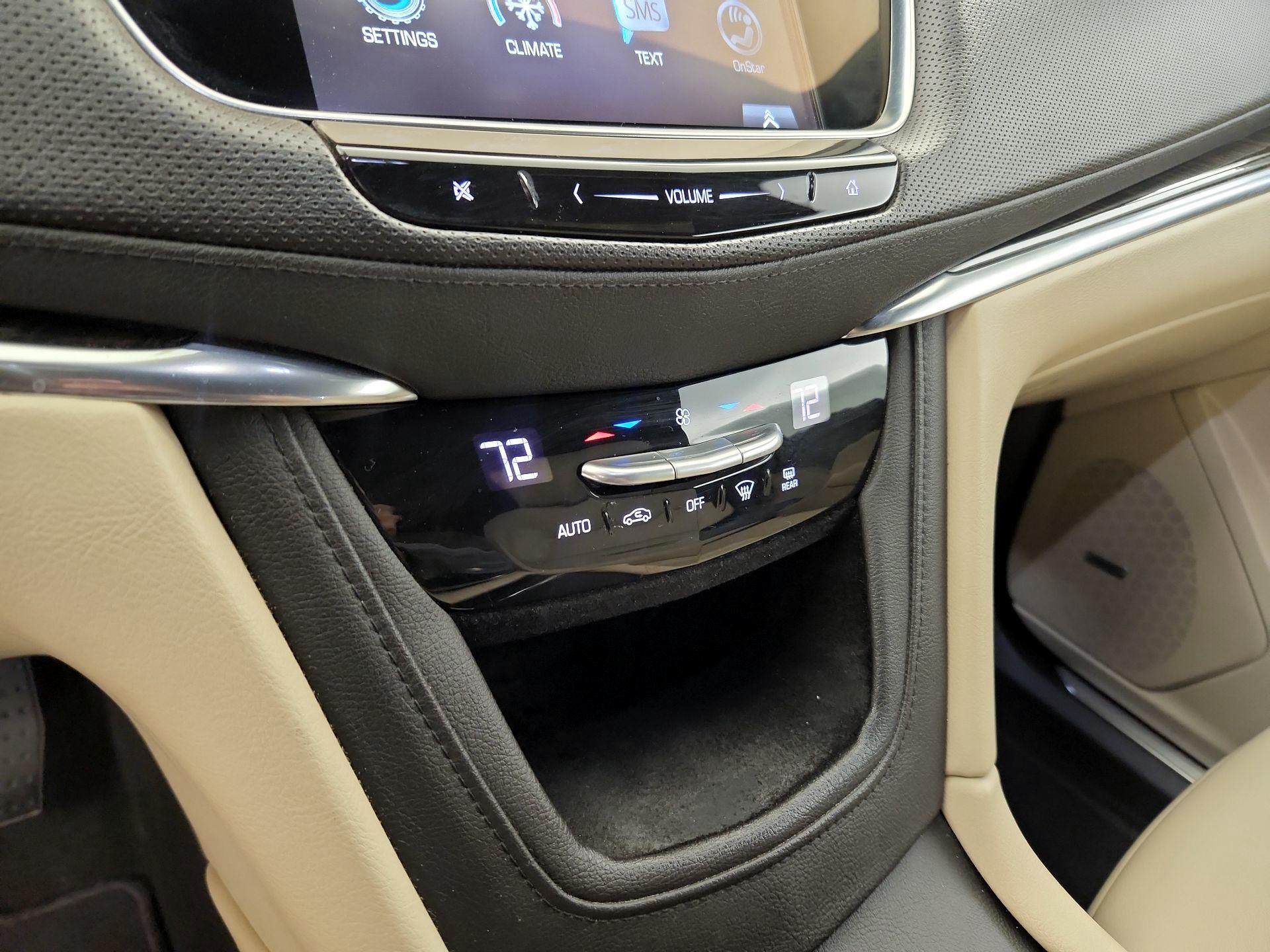 Thumbnail: 2017 Cadillac XT5 - 16