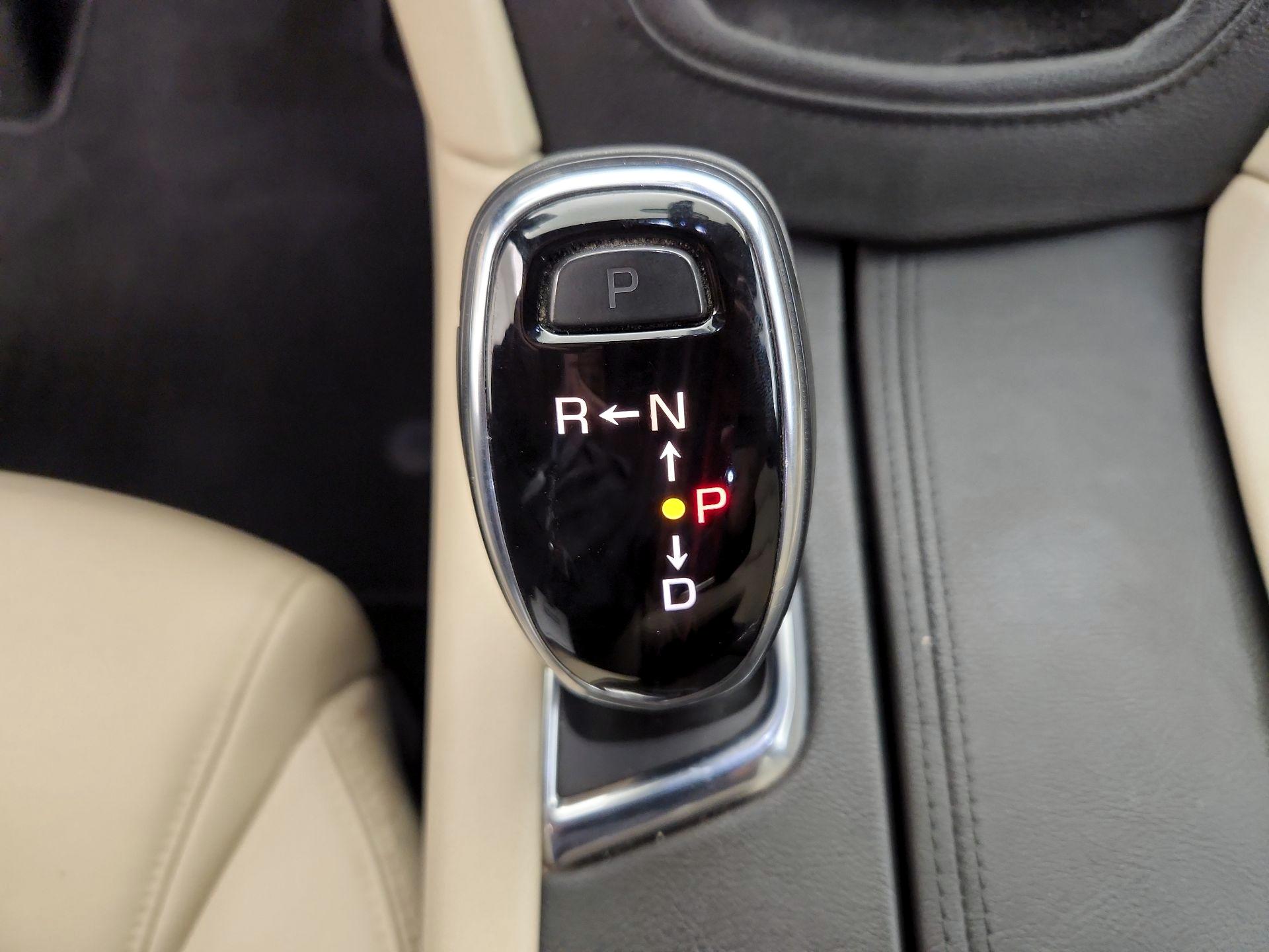 Thumbnail: 2017 Cadillac XT5 - 17