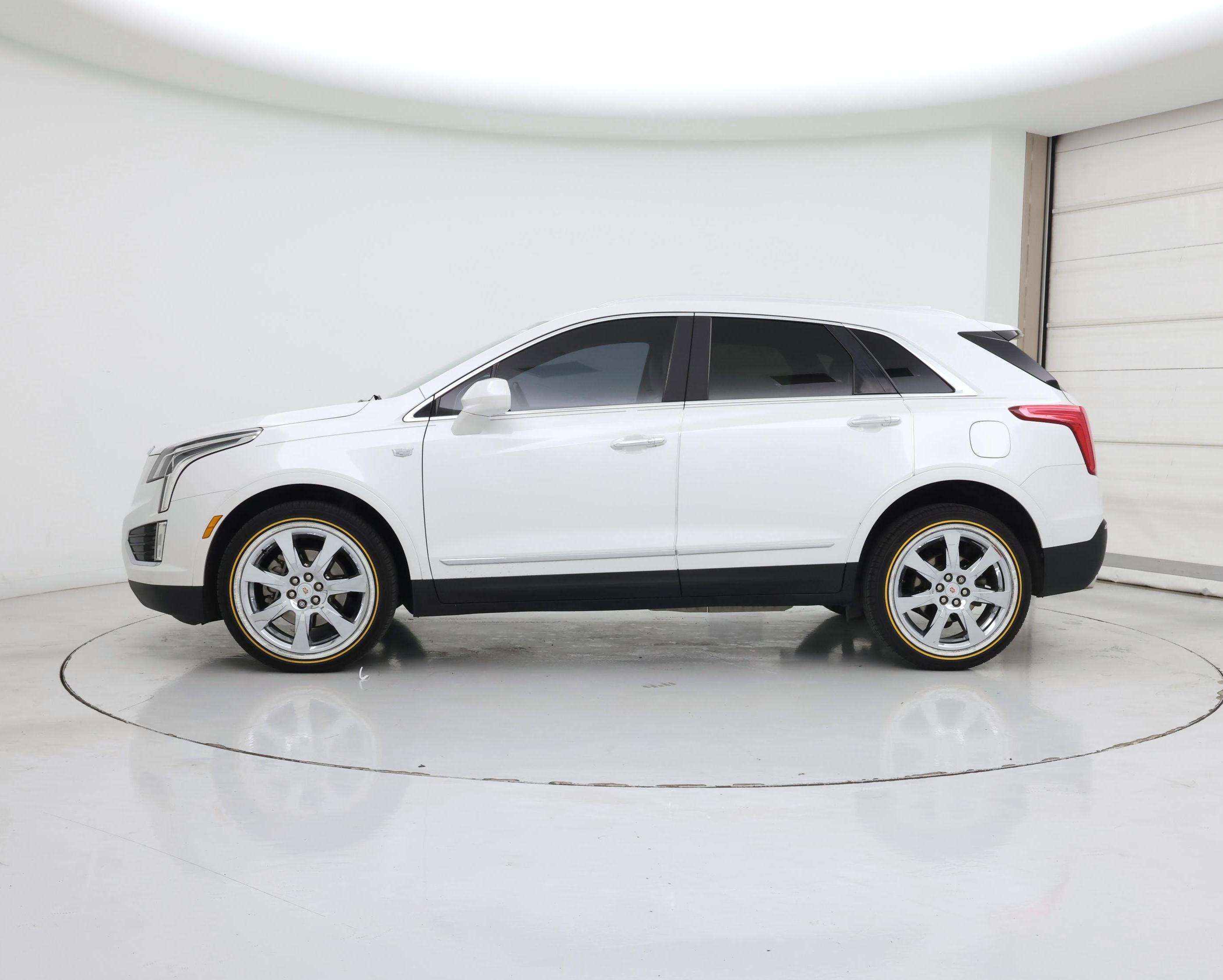 Thumbnail: 2017 Cadillac XT5 - 3