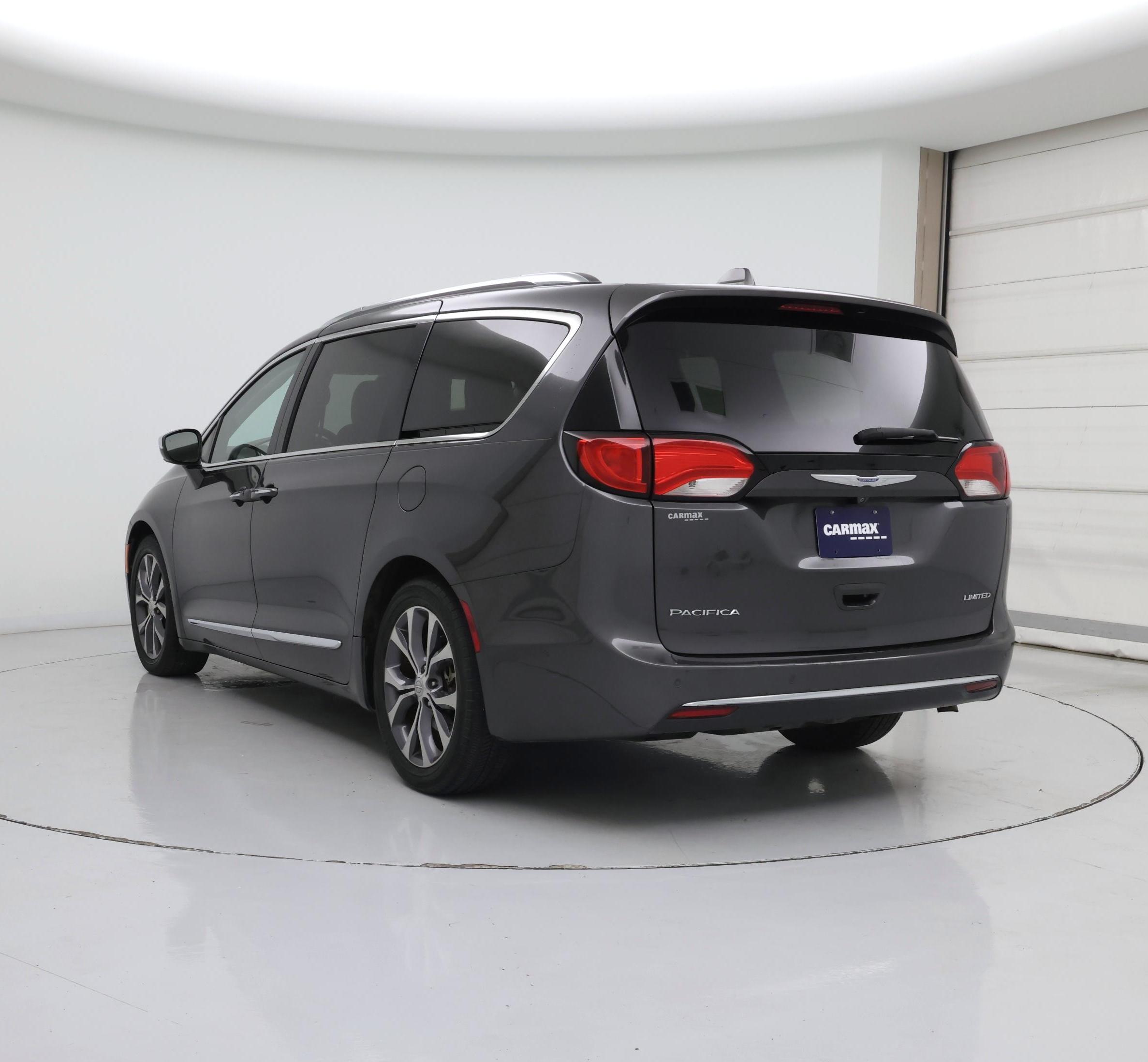 Thumbnail: 2017 Chrysler Pacifica - 2