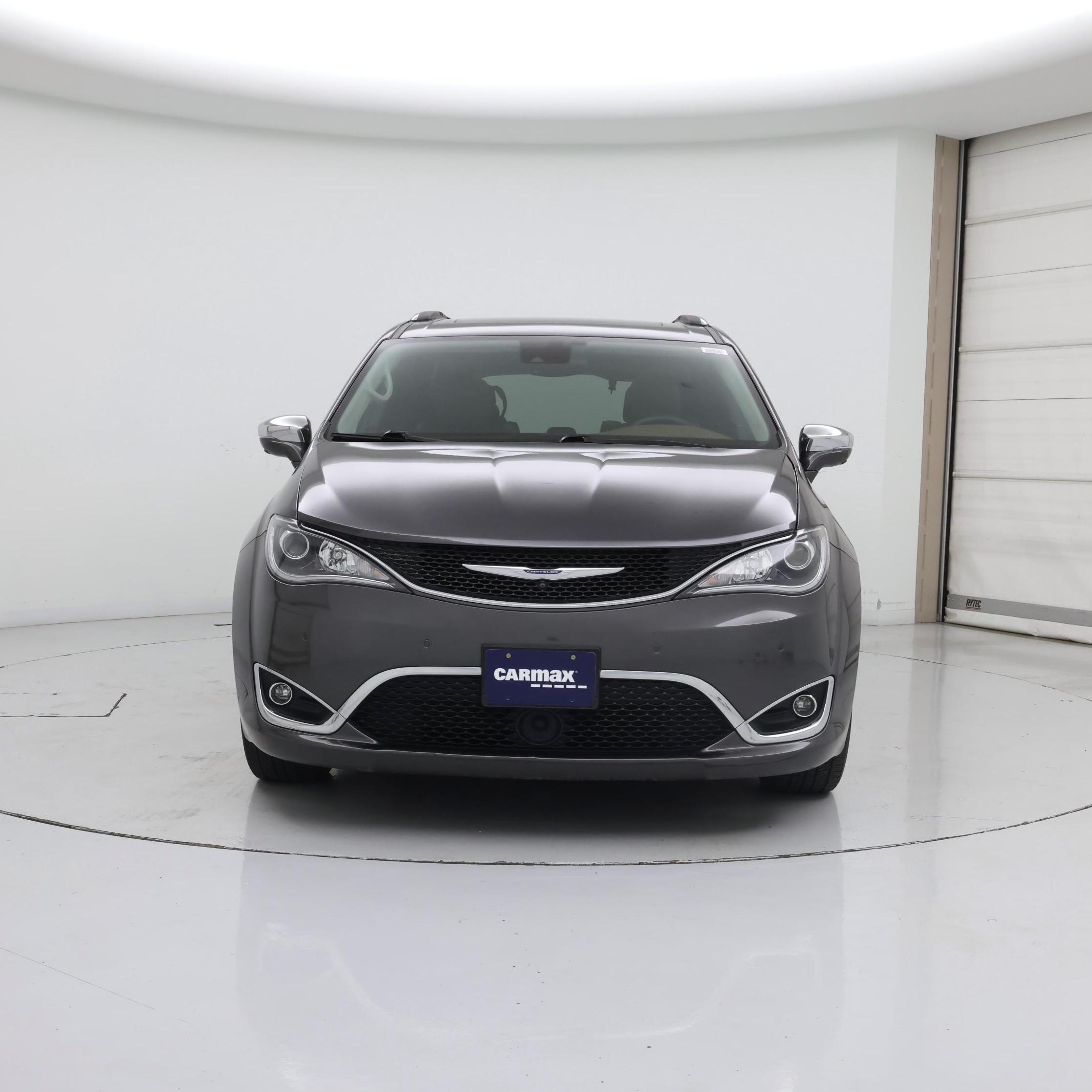 Thumbnail: 2017 Chrysler Pacifica - 5