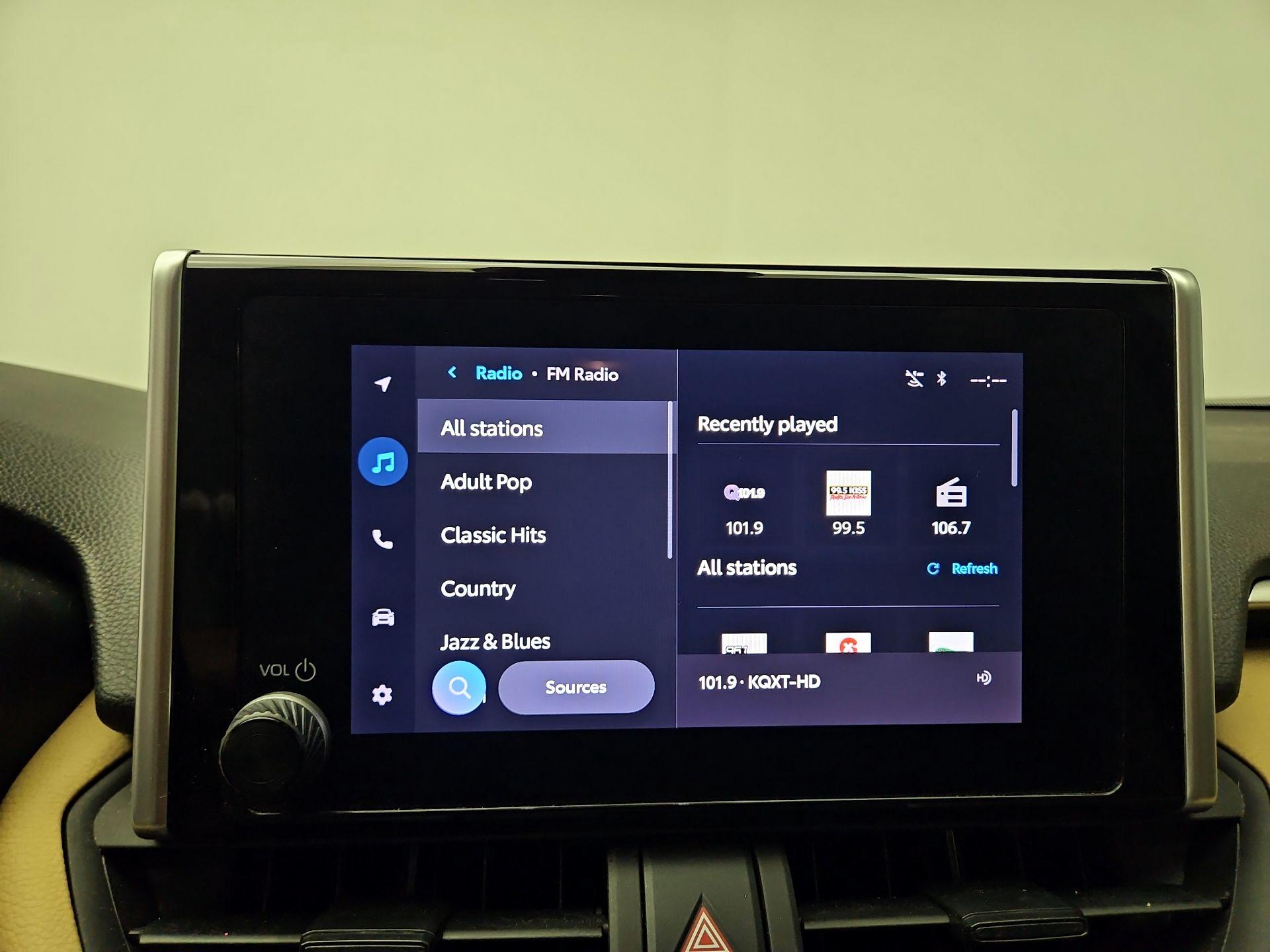 Thumbnail: 2023 Toyota RAV4 - 15