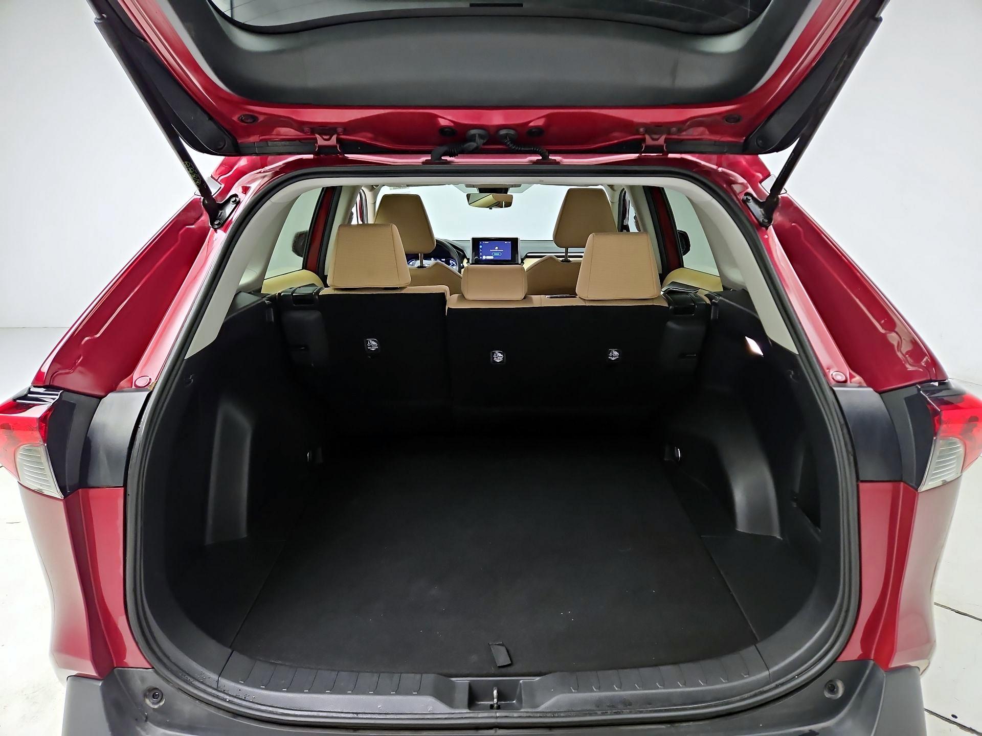 Thumbnail: 2023 Toyota RAV4 - 20