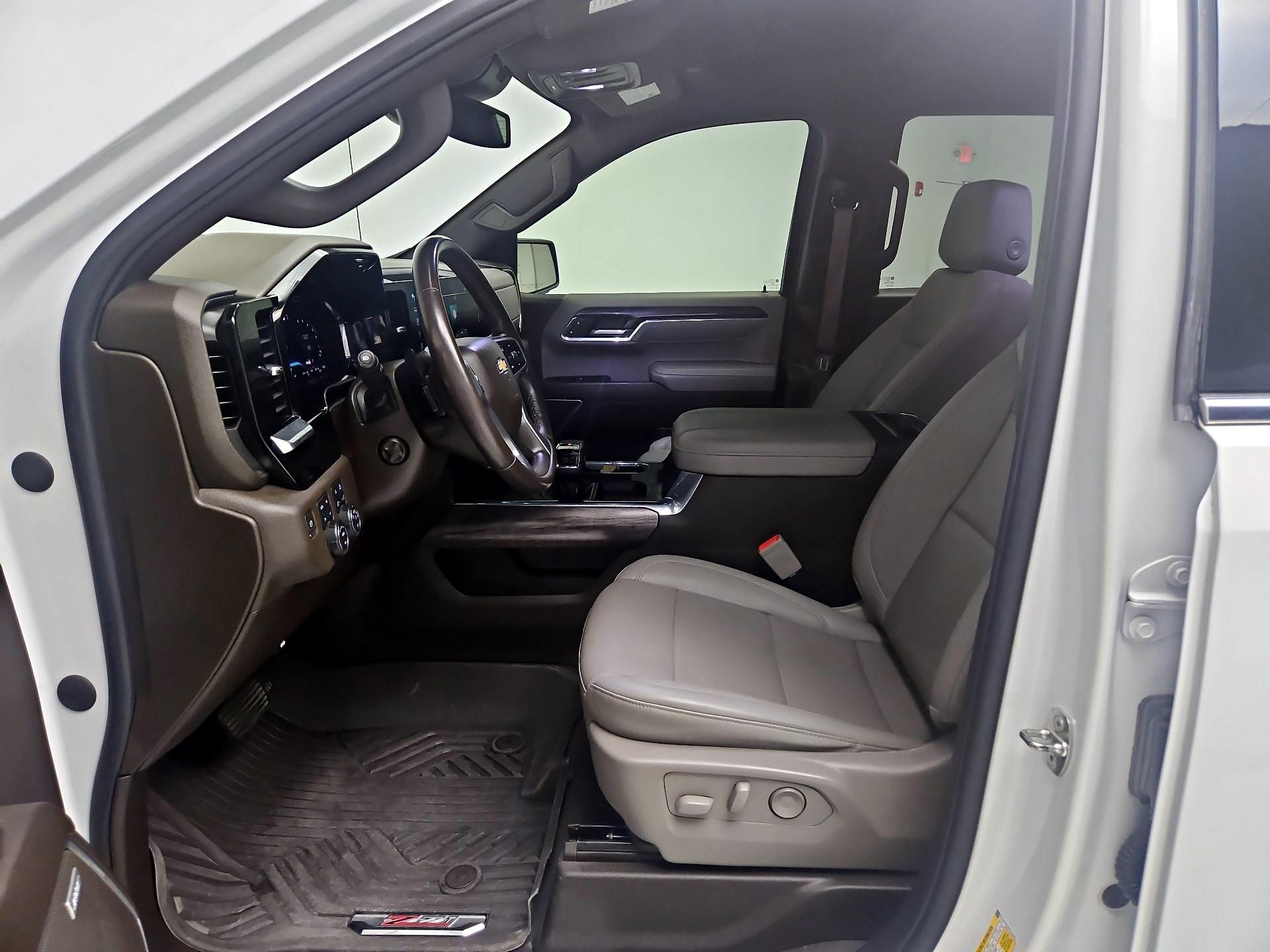 Thumbnail: 2023 Chevrolet Silverado 1500 - 11