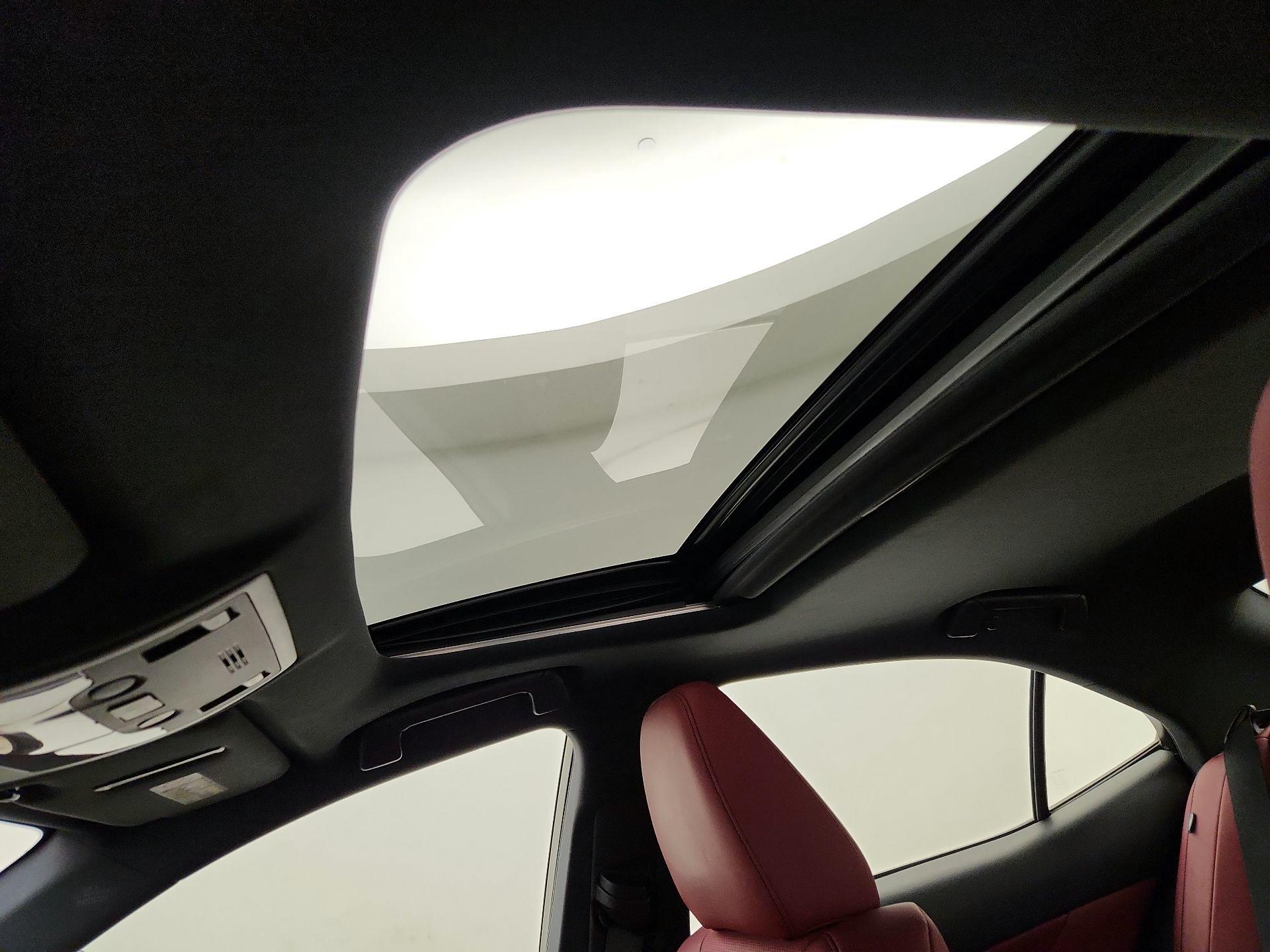 Thumbnail: 2015 Lexus IS - 20