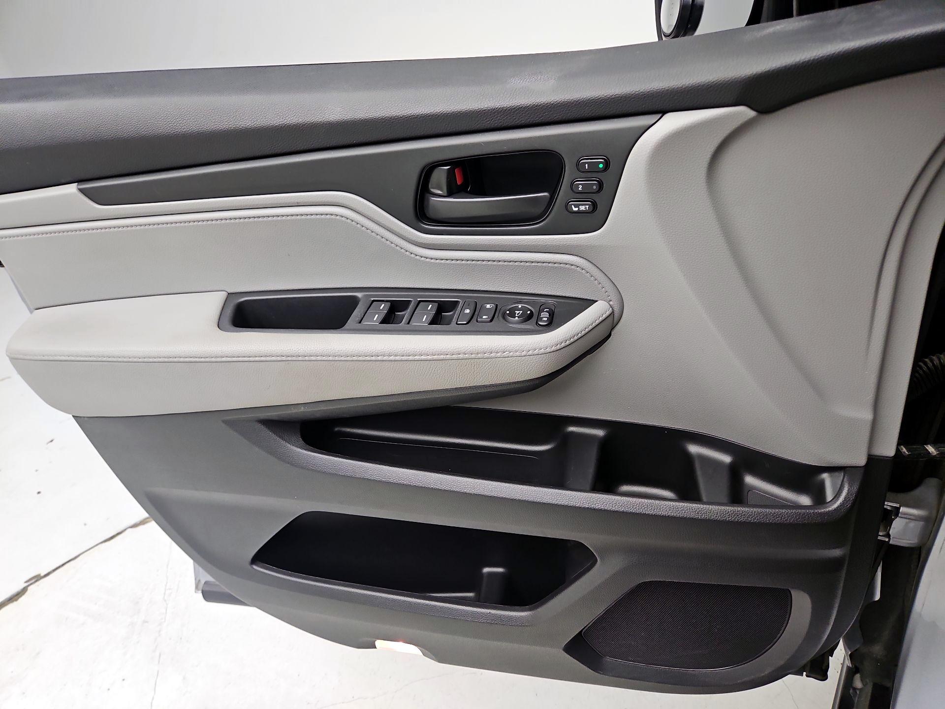 Thumbnail: 2020 Honda Odyssey - 12