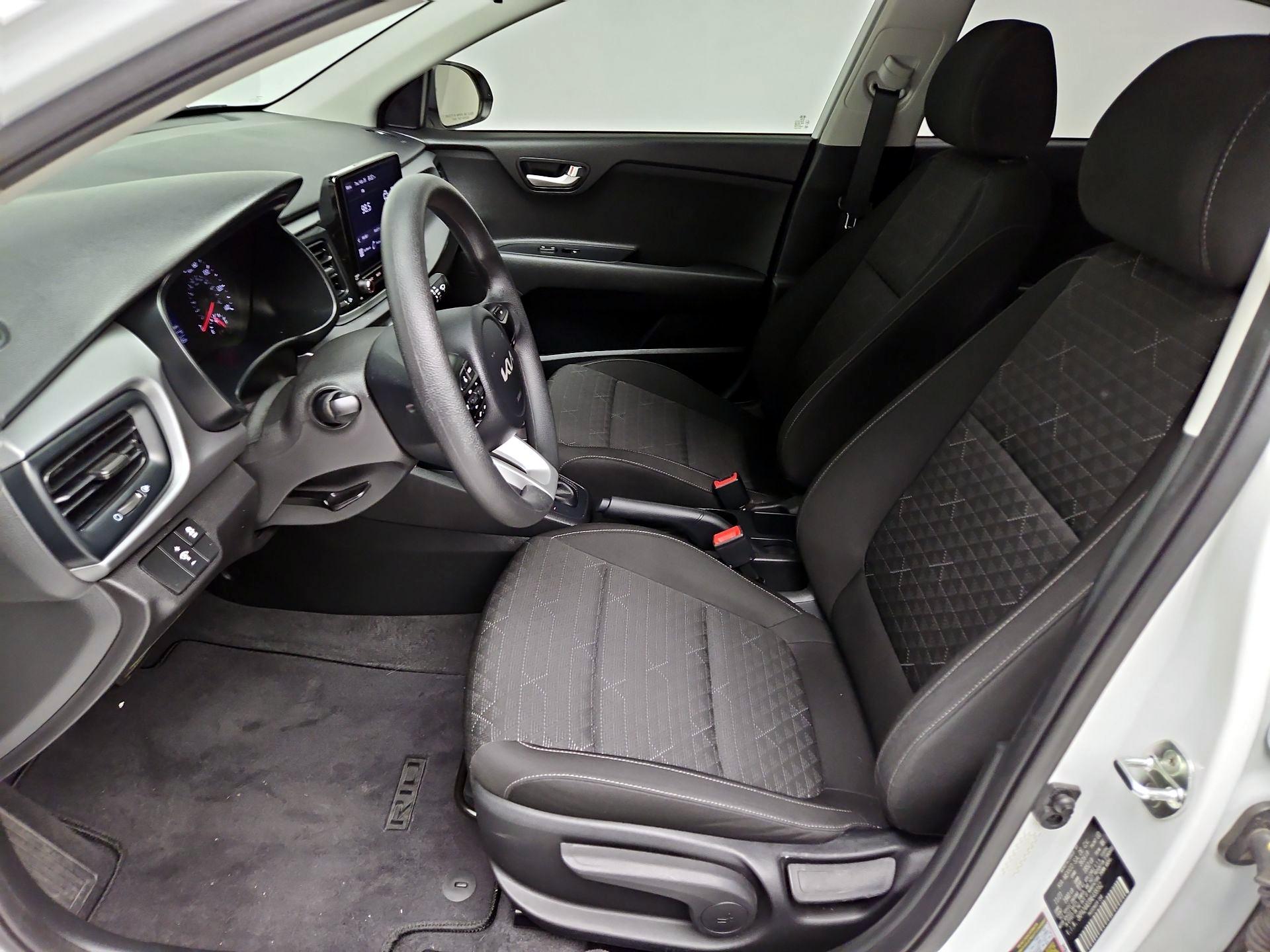 Thumbnail: 2022 Kia Rio - 11