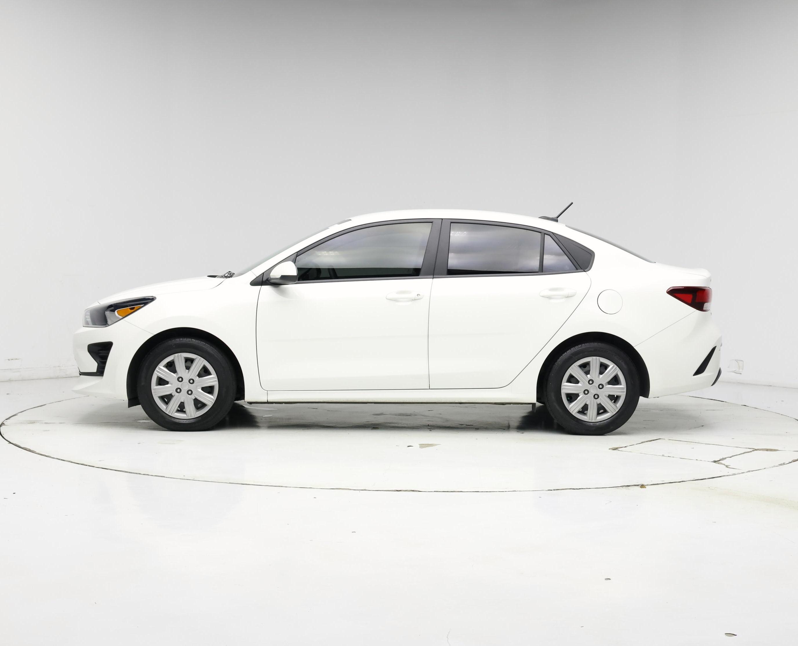 Thumbnail: 2022 Kia Rio - 3