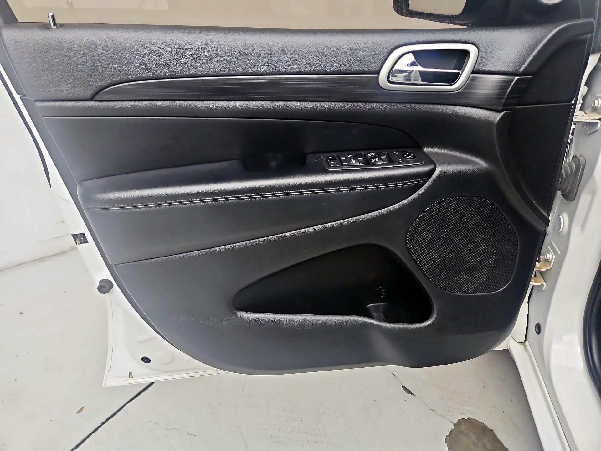 Thumbnail: 2021 Jeep Grand Cherokee - 12