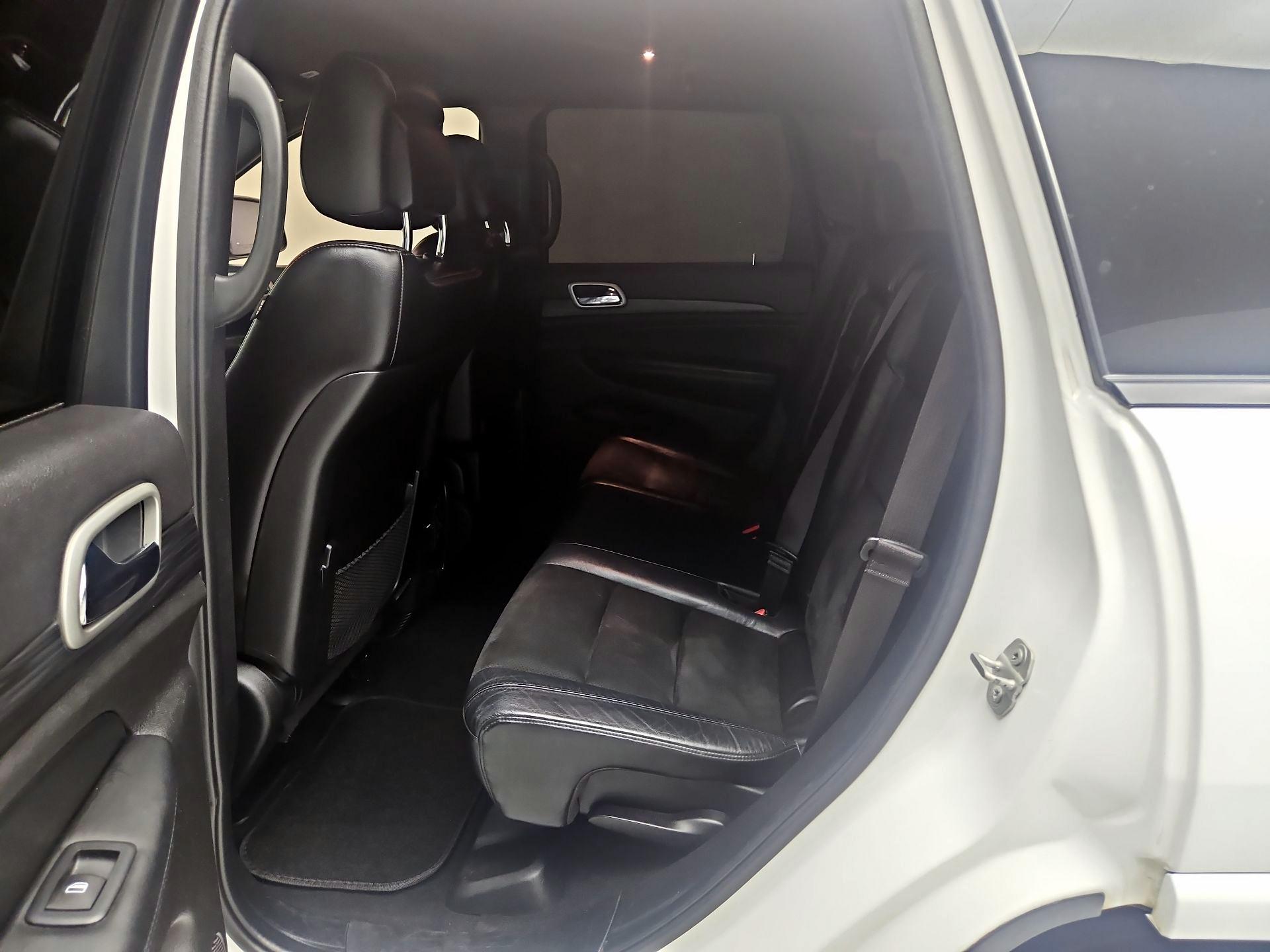 Thumbnail: 2021 Jeep Grand Cherokee - 20