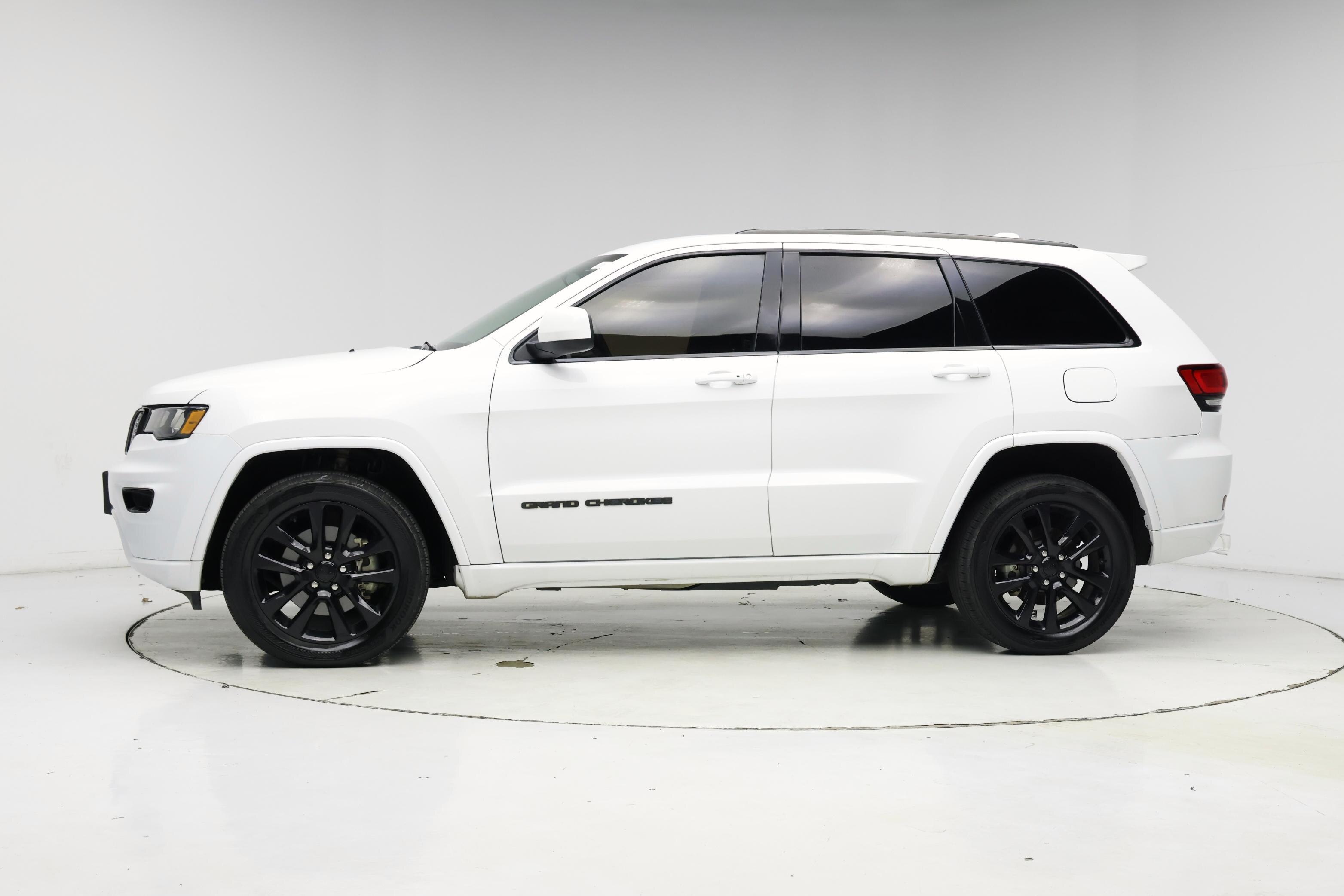 Thumbnail: 2021 Jeep Grand Cherokee - 3