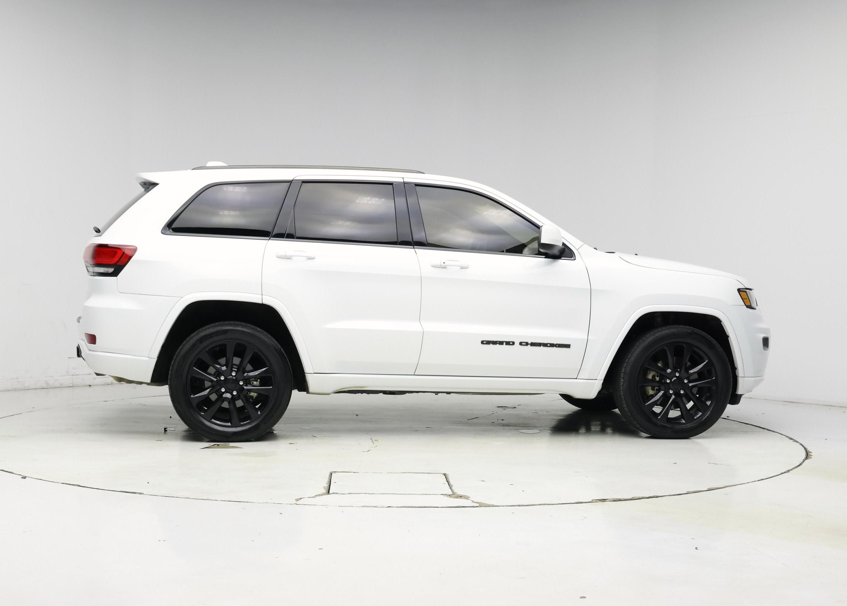 Thumbnail: 2021 Jeep Grand Cherokee - 7